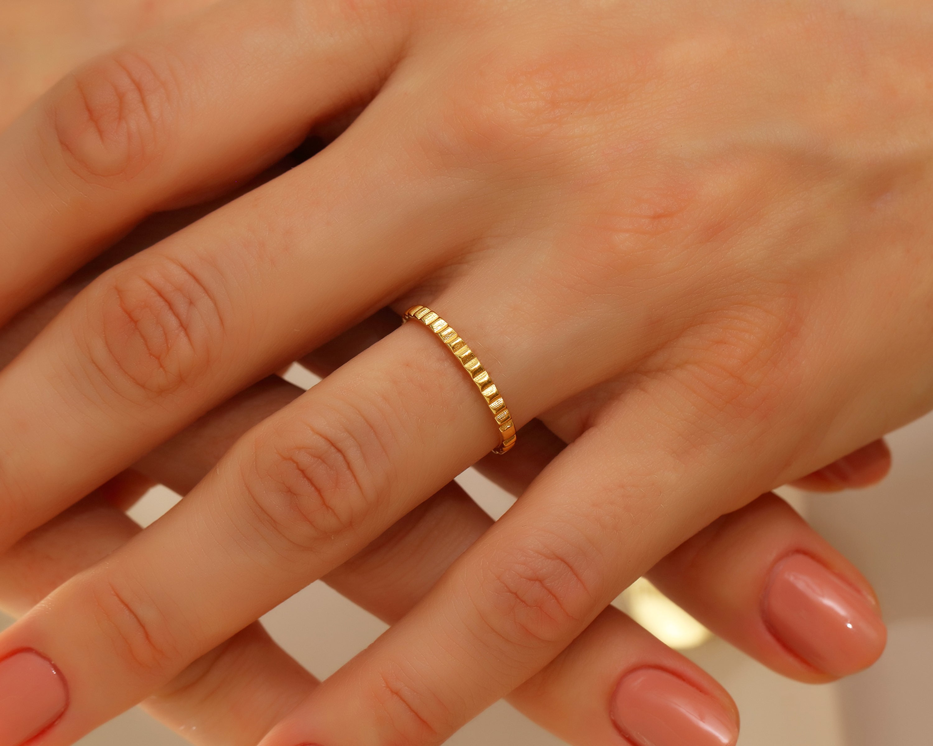 Ribbed Knuckle Ring