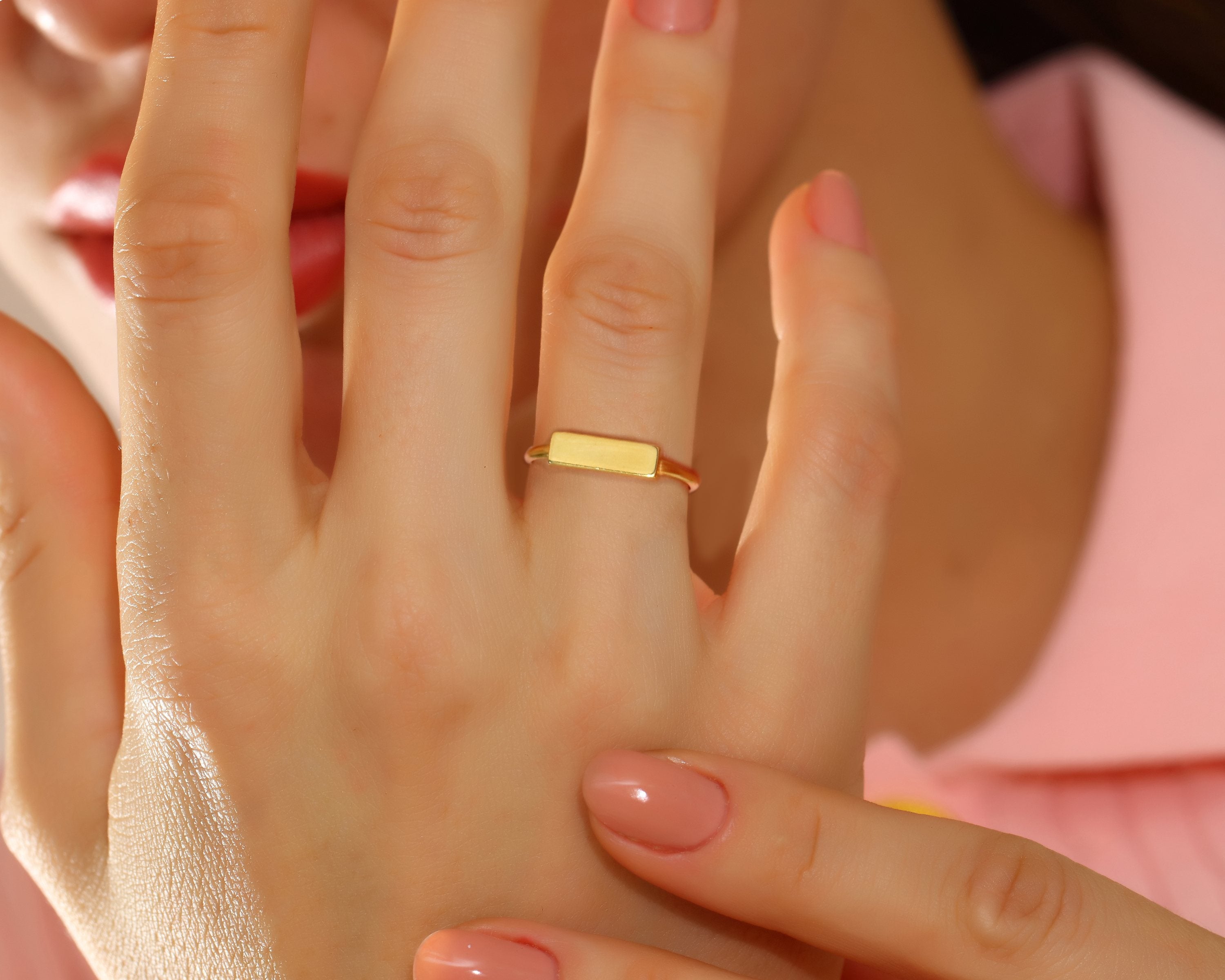 VIECLAT Solid Yellow Gold Rectangular Bar Signet Ring