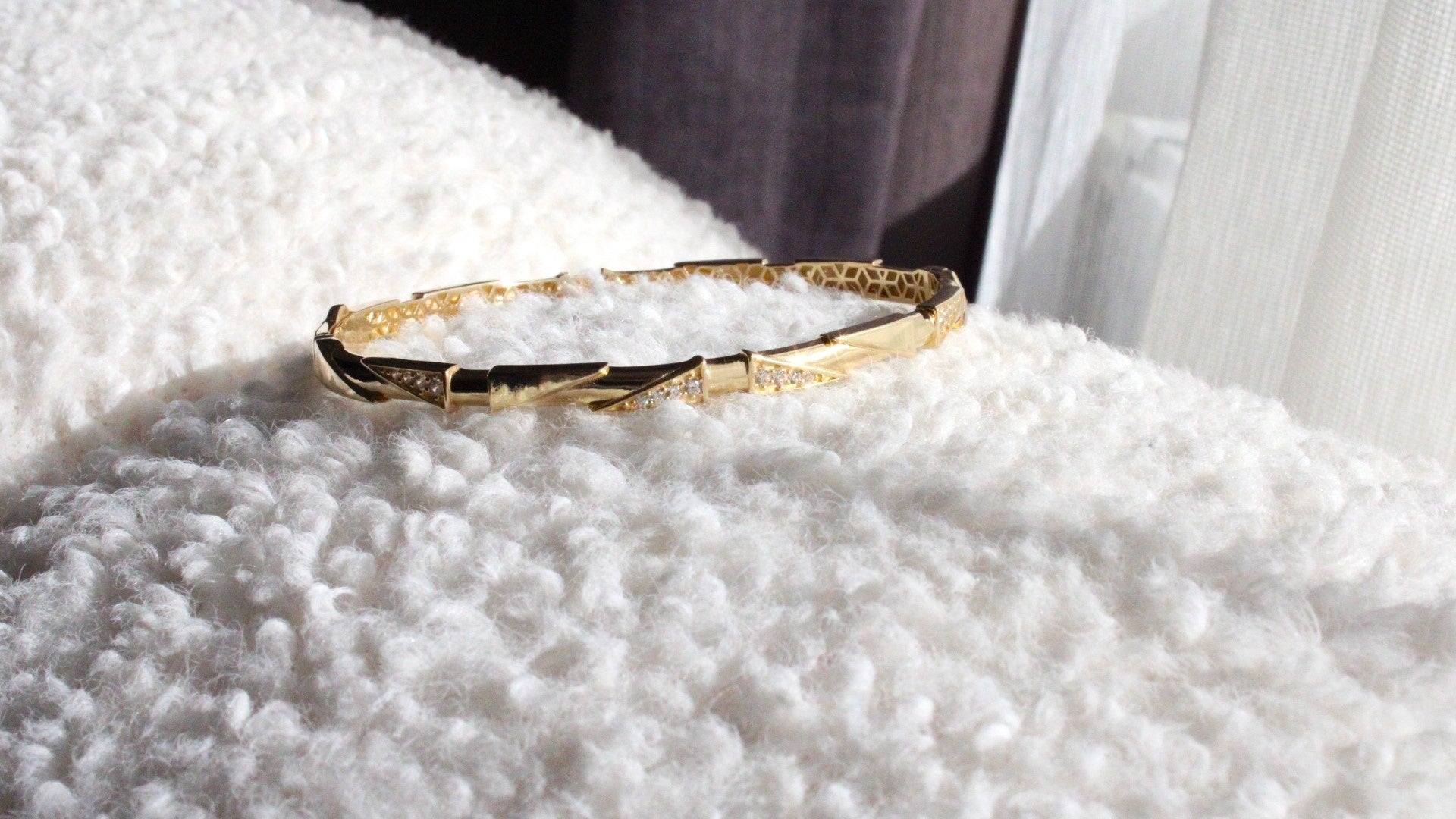 VIECLAT Solid Yellow Gold Diamond Geometric Bangle Bracelet