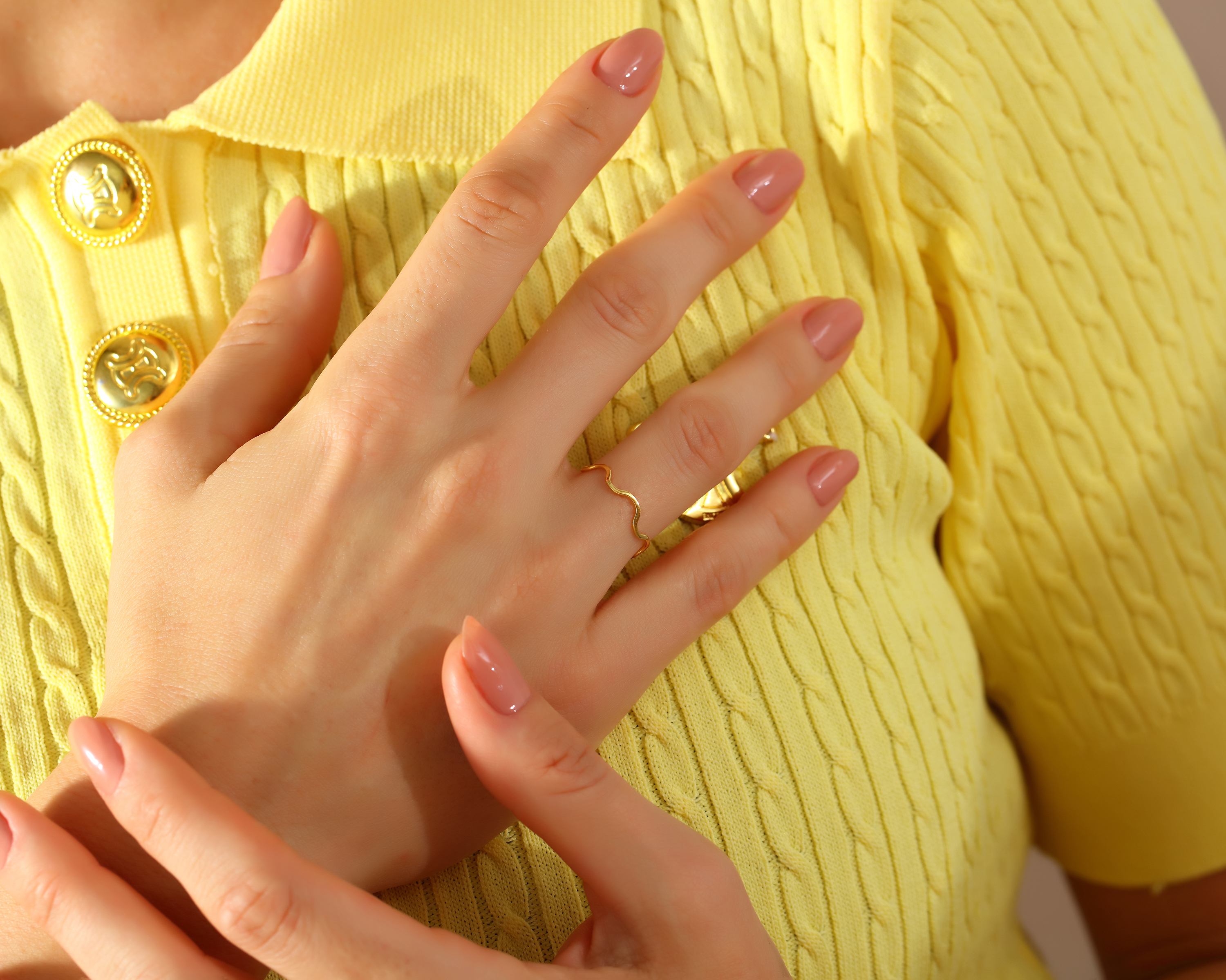 VIECLAT Gold Wavy Dainty Stacking Ring