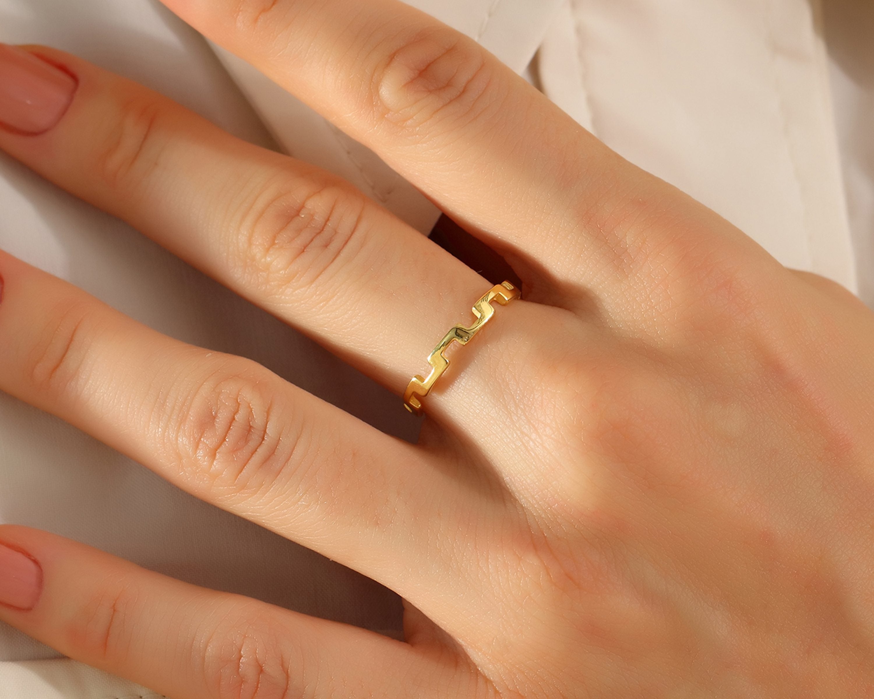 VIECLAT Gold Zigzag Stackable Band Ring