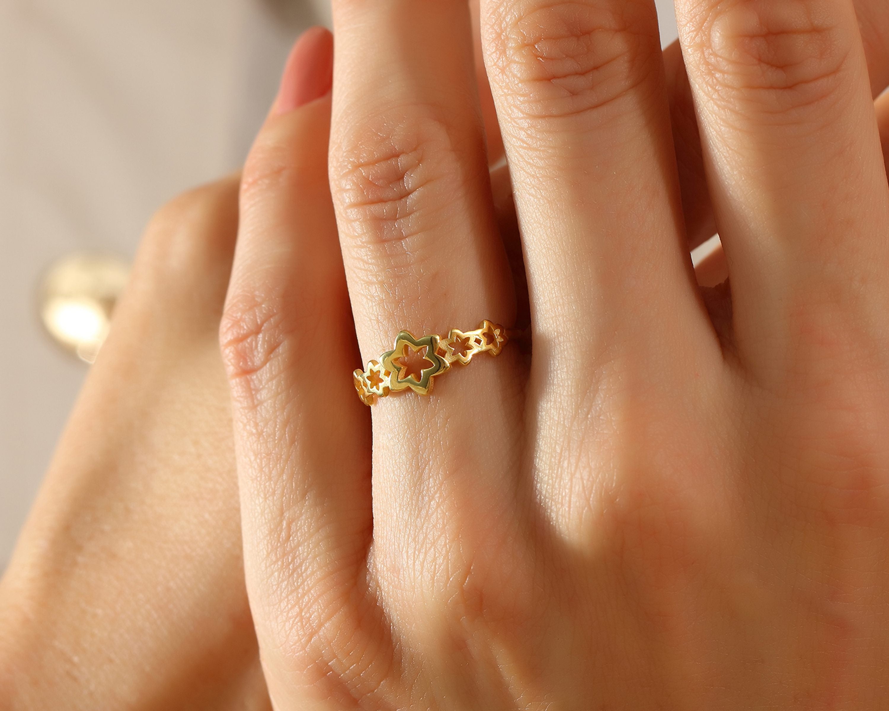 VIECLAT Gold Flower Cutout Stackable Ring