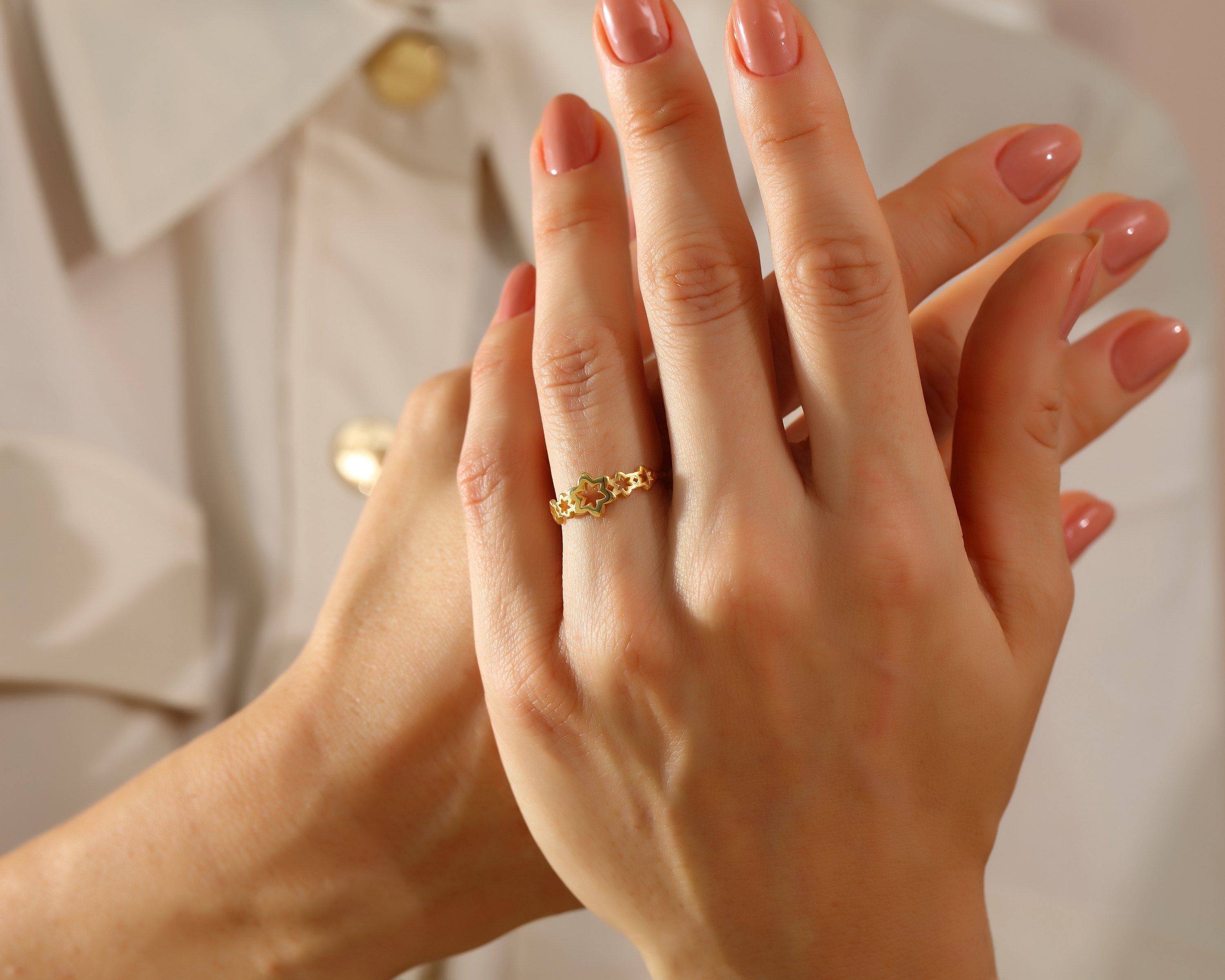 VIECLAT Gold Flower Cutout Stackable Ring