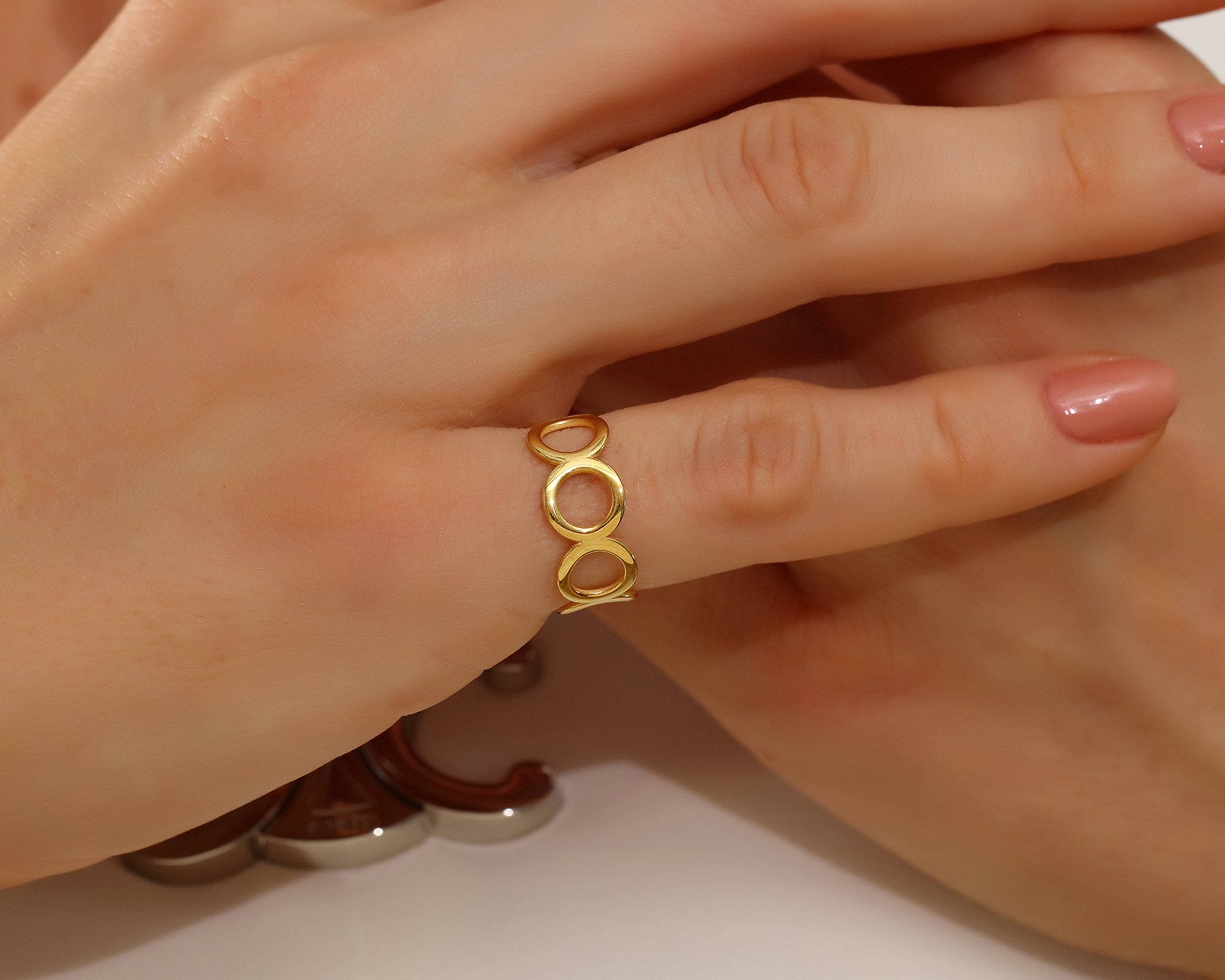 VIECLAT Gold Open Circle Band Ring