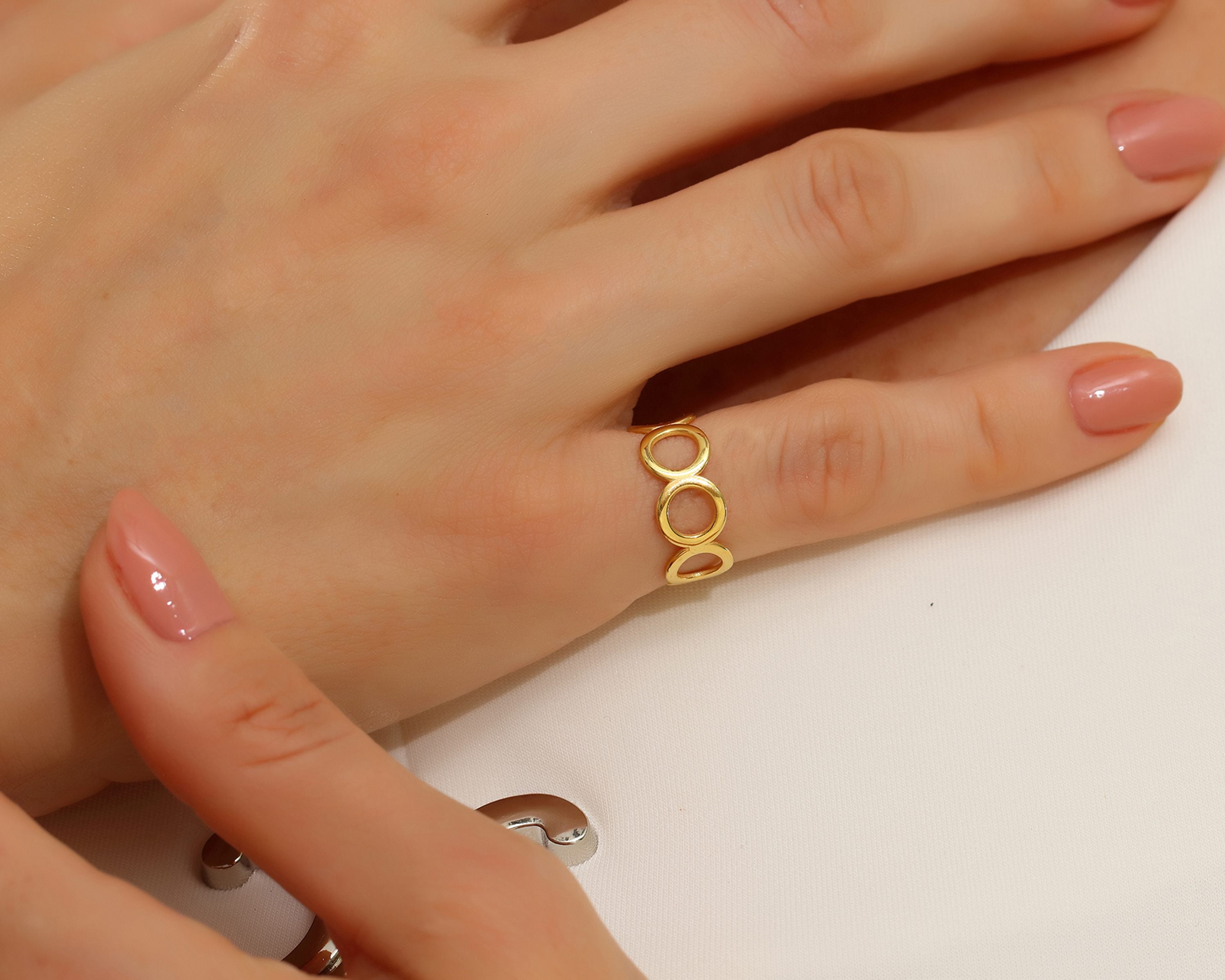 VIECLAT Gold Open Circle Band Ring