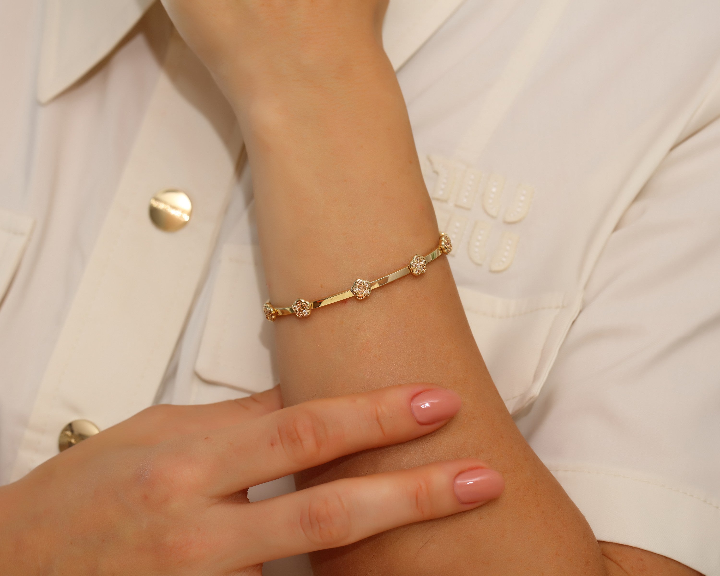 VIECLAT Solid Yellow Gold CZ Flower Bangle Bracelet