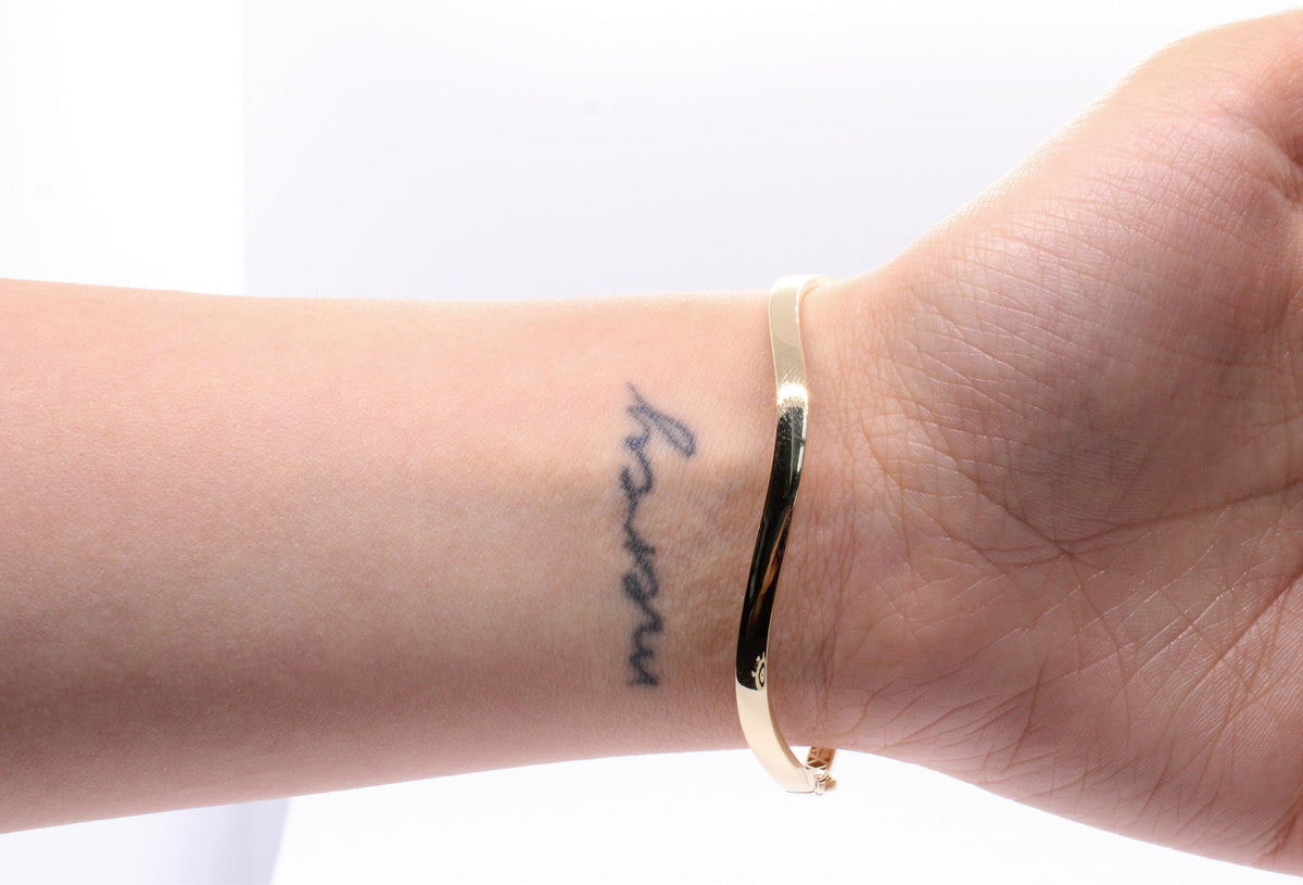 VIECLAT Solid Yellow Gold Wave Hinged Bangle Bracelet