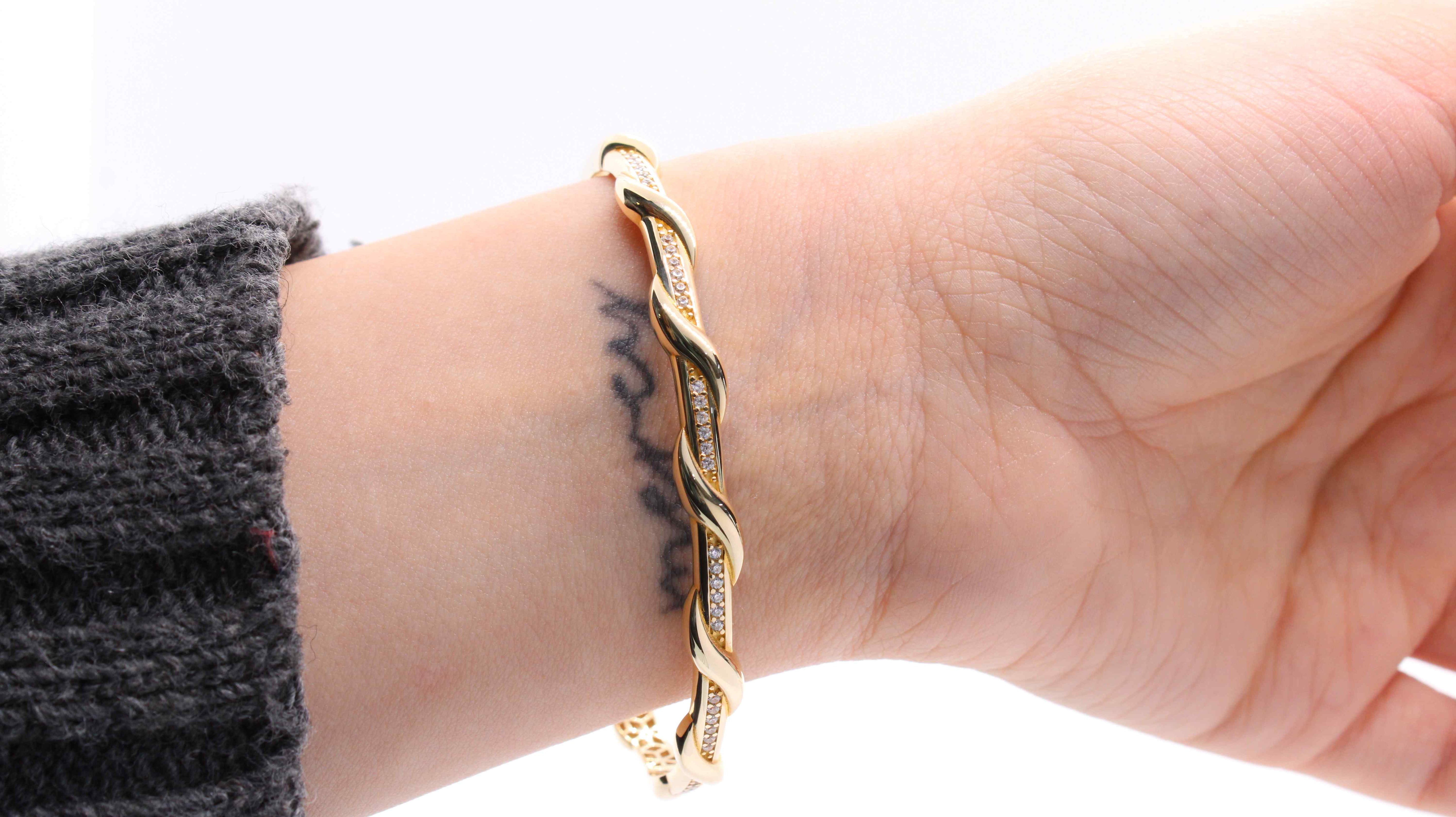 VIECLAT Gold CZ Twisted Bangle Bracelet