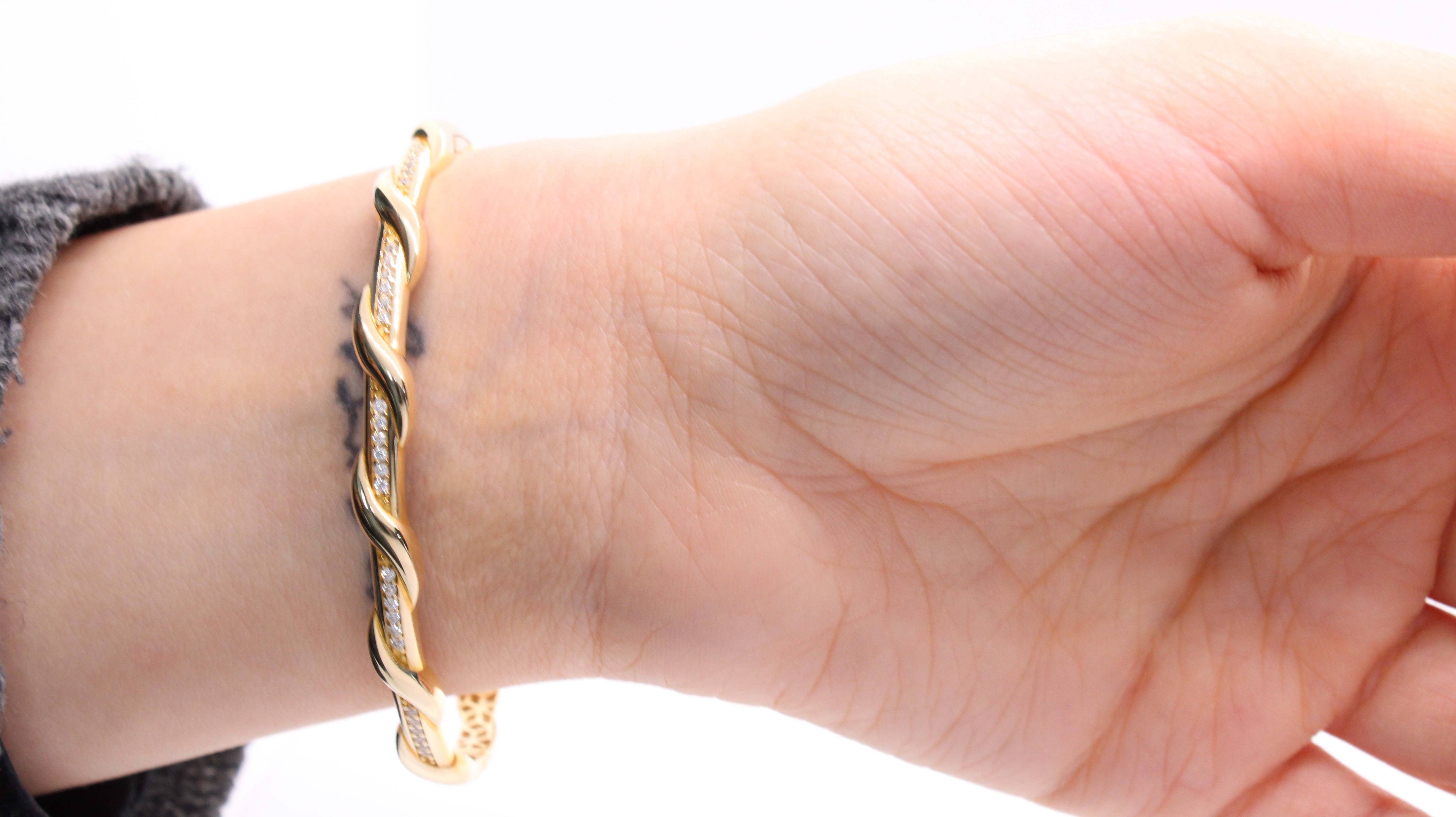 VIECLAT Gold CZ Twisted Bangle Bracelet
