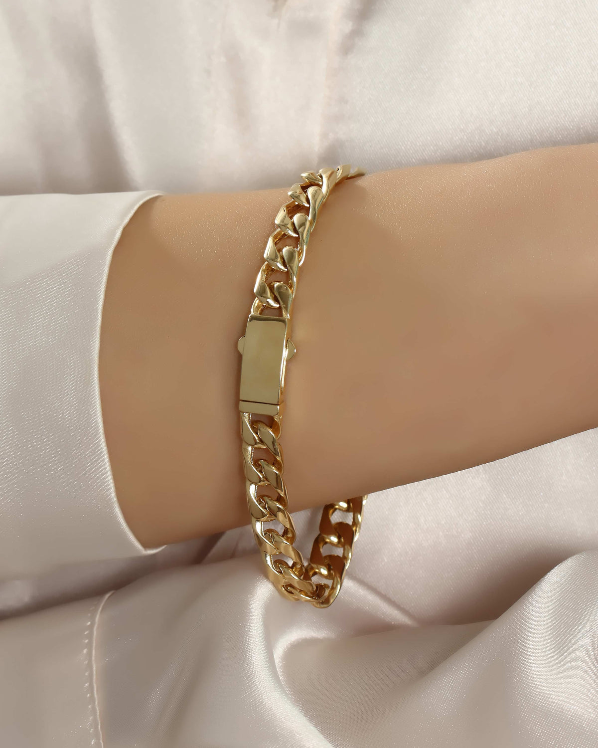 VIECLAT Solid Yellow Gold Cuban Link Chain Bracelet Worn