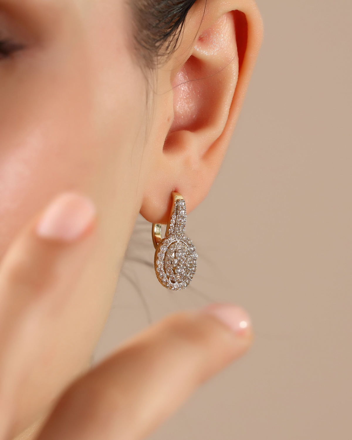 VIECLAT Solid Yellow Gold Diamond Drop Earring Model Ear