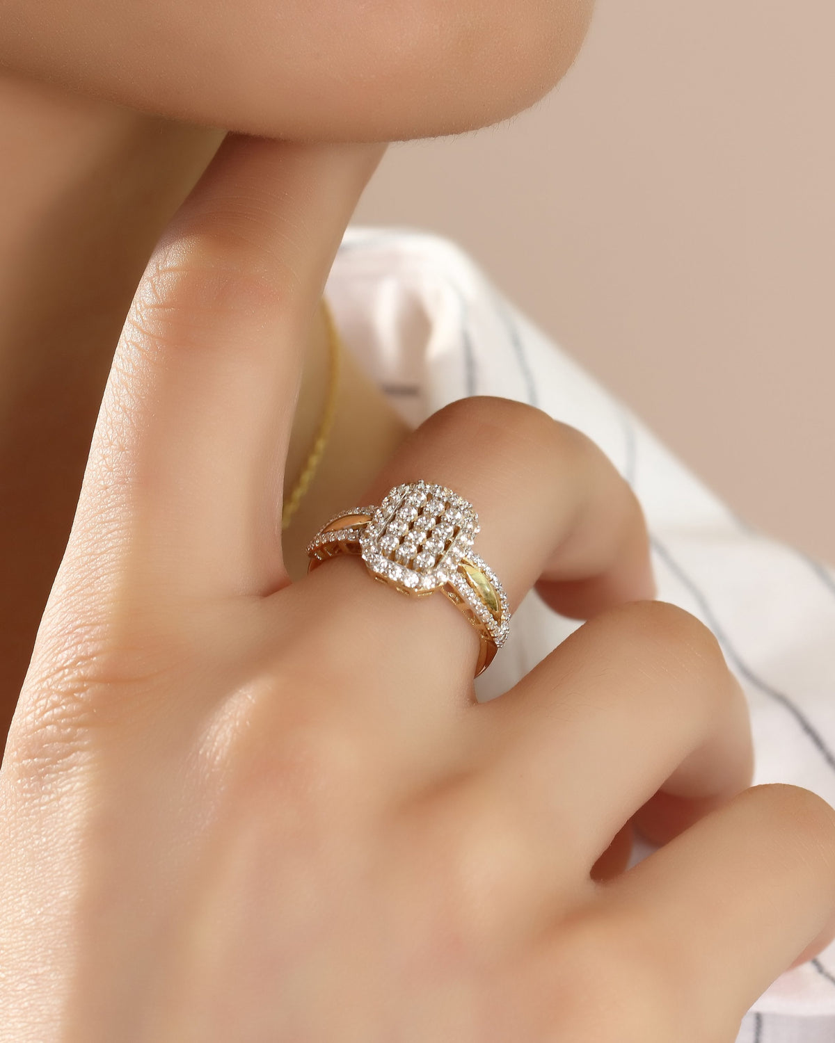VIECLAT Solid Yellow Gold Diamond Cluster Ring