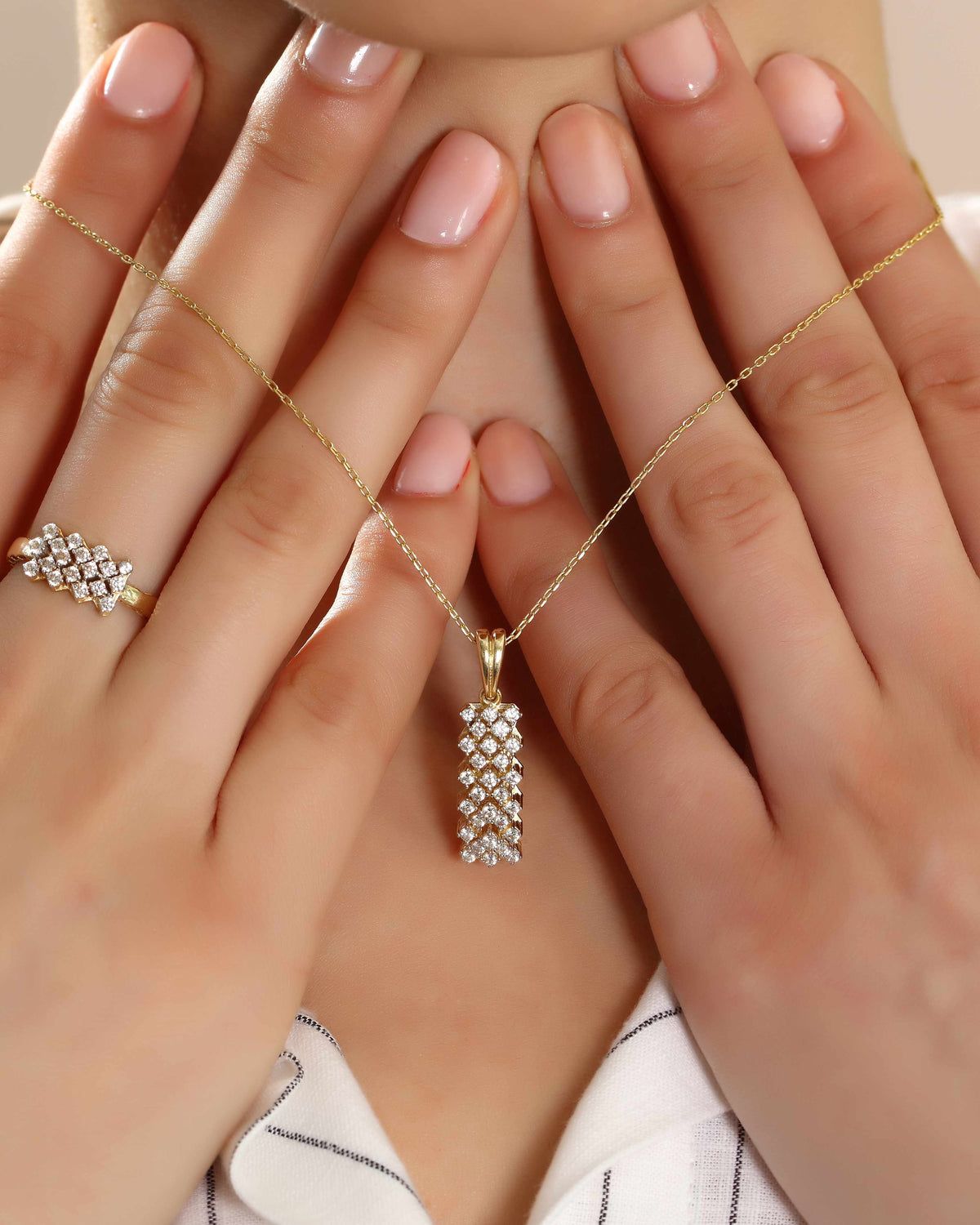 VIECLAT Solid Yellow Gold Diamond Bar Pendant Ring Set