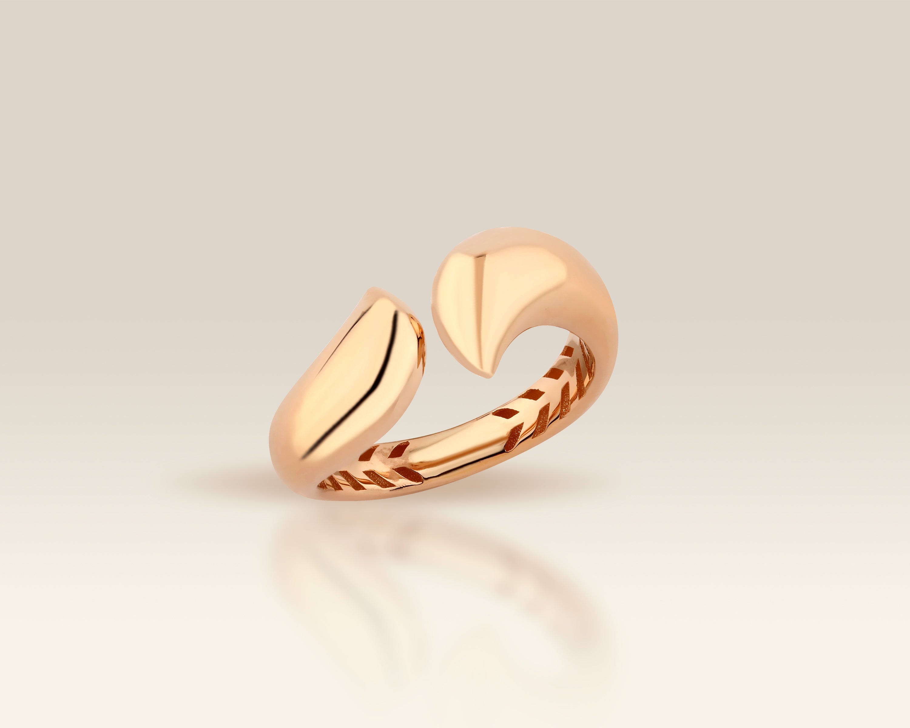 VIECLAT Solid Rose Gold Open Bypass Dome Ring