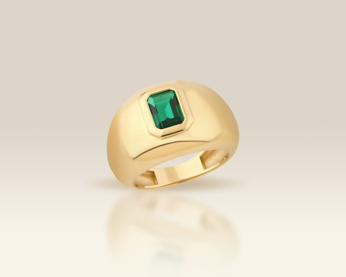 VIECLAT Solid Yellow Gold Emerald Dome Signet Ring