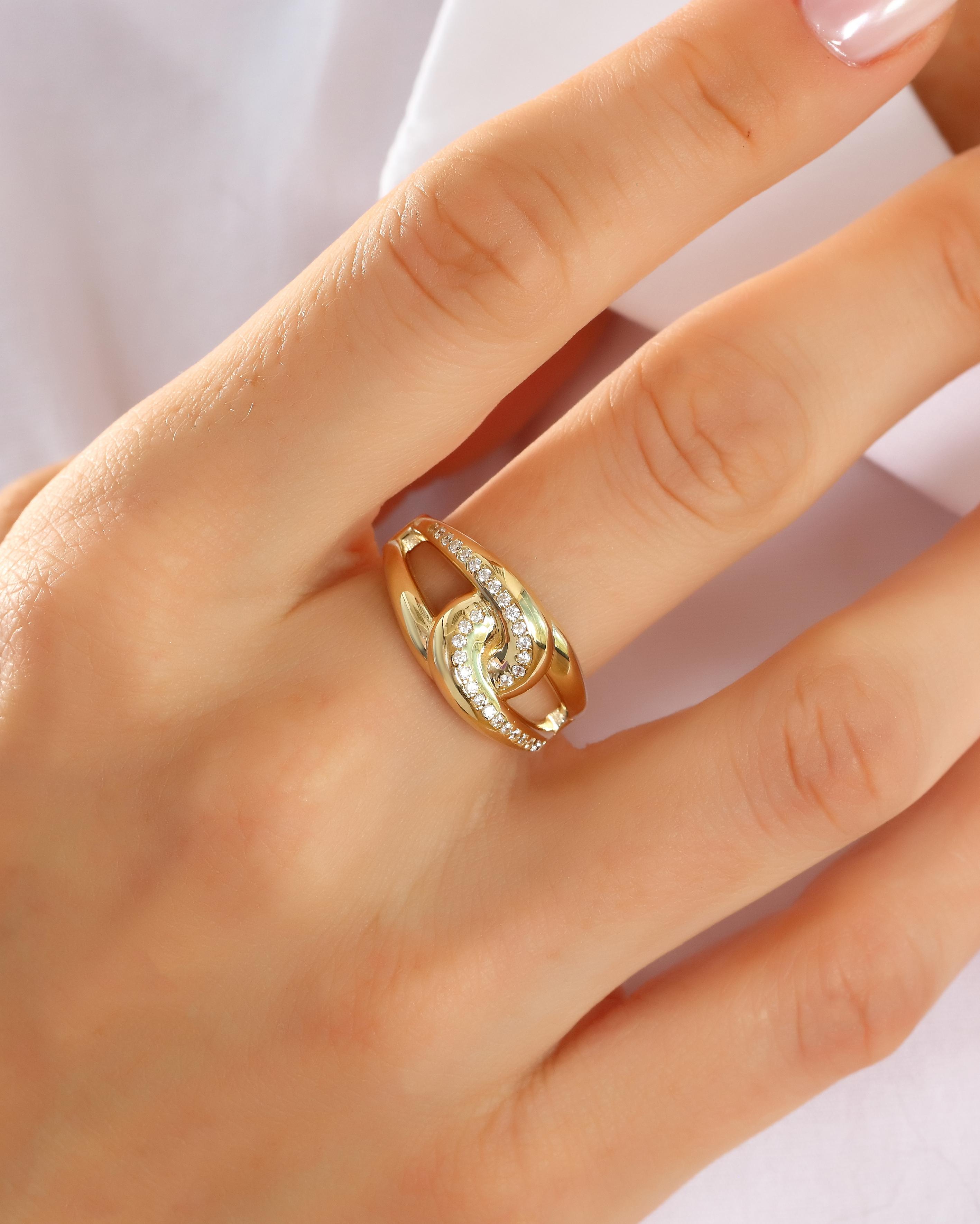 VIECLAT Solid Yellow Gold Pavé Interlocking Link Ring