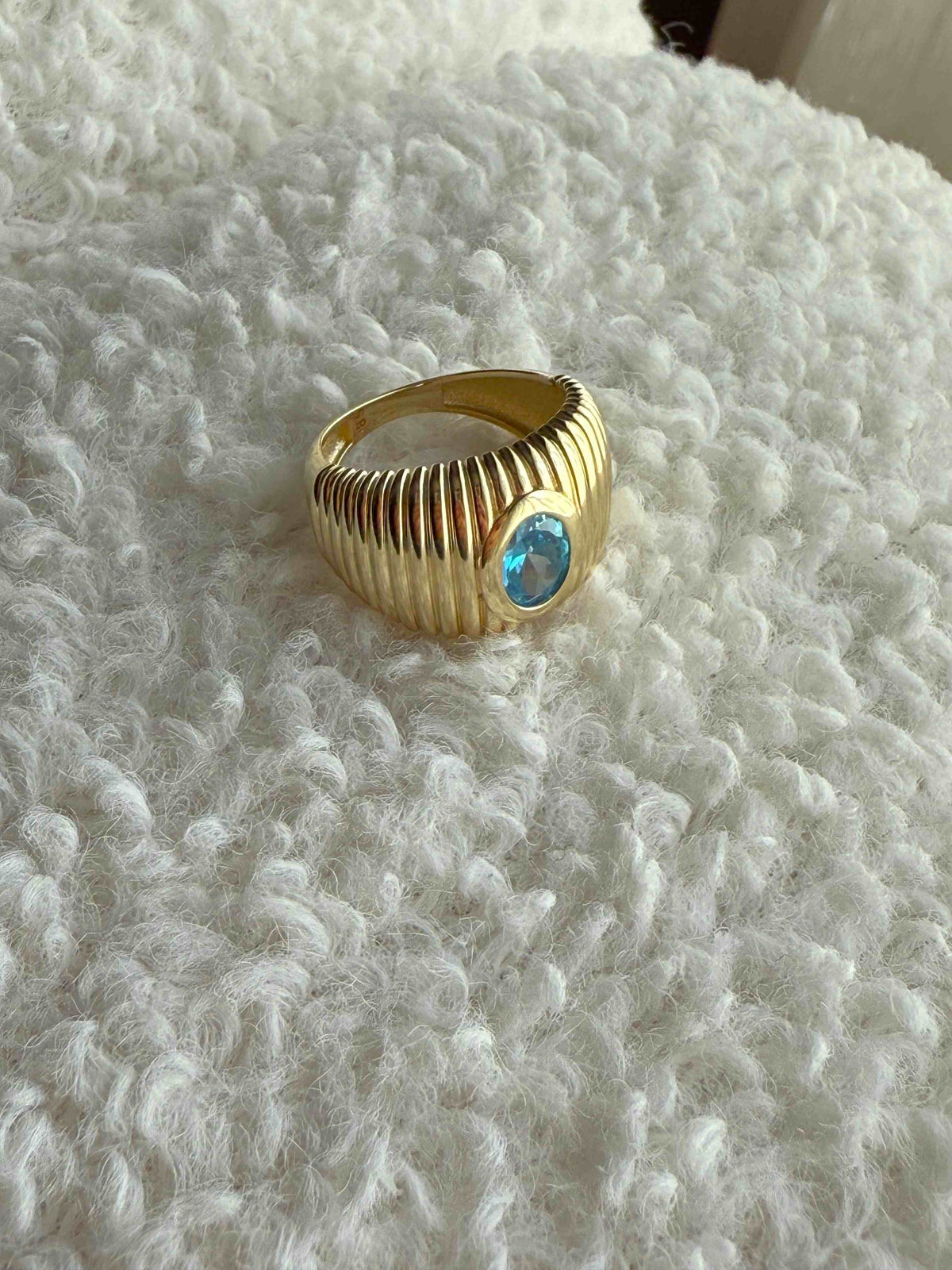 VIECLAT Gold Blue Topaz Ribbed Dome Ring