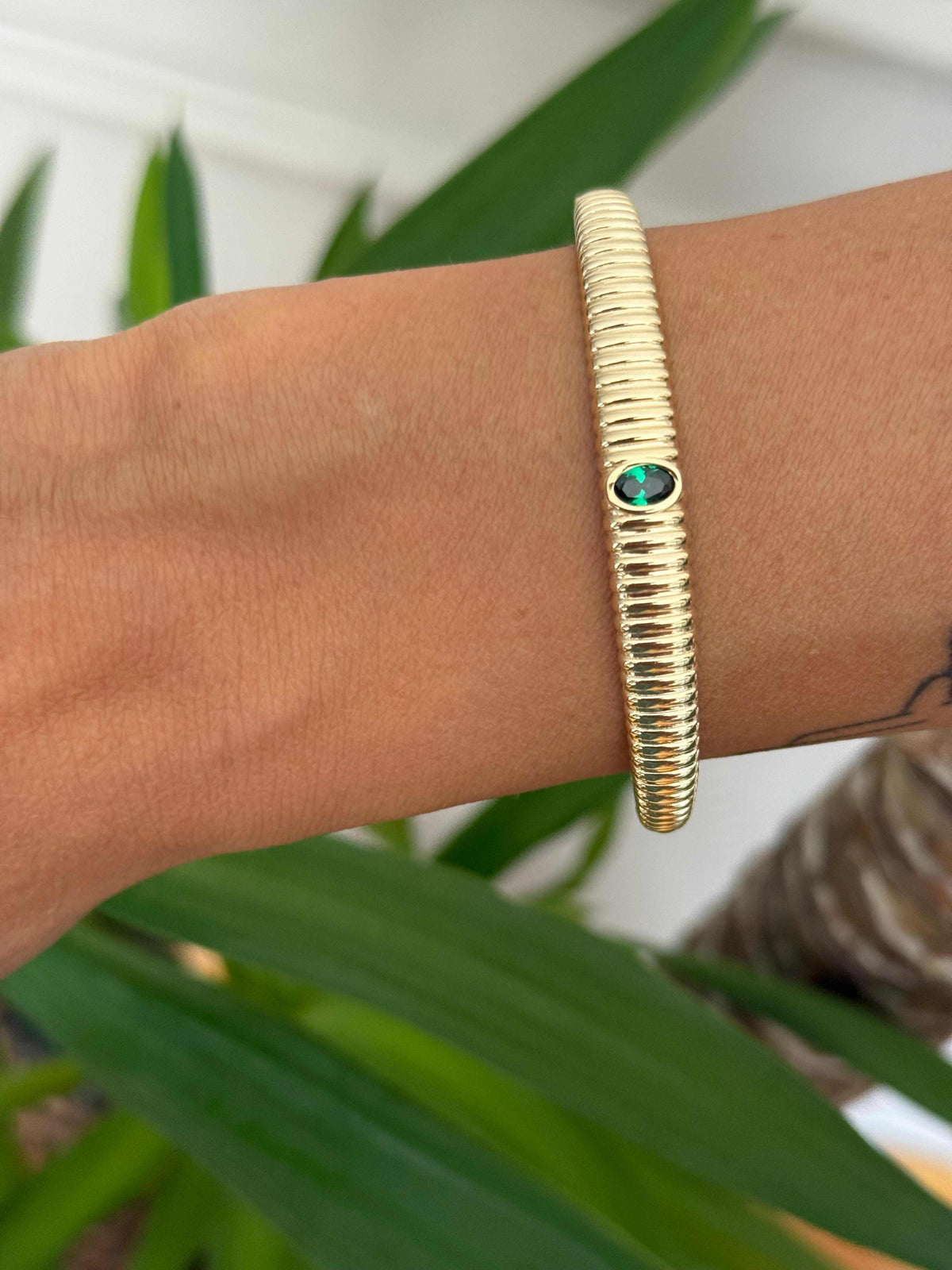 VIECLAT Gold Emerald Ribbed Cuff Bracelet