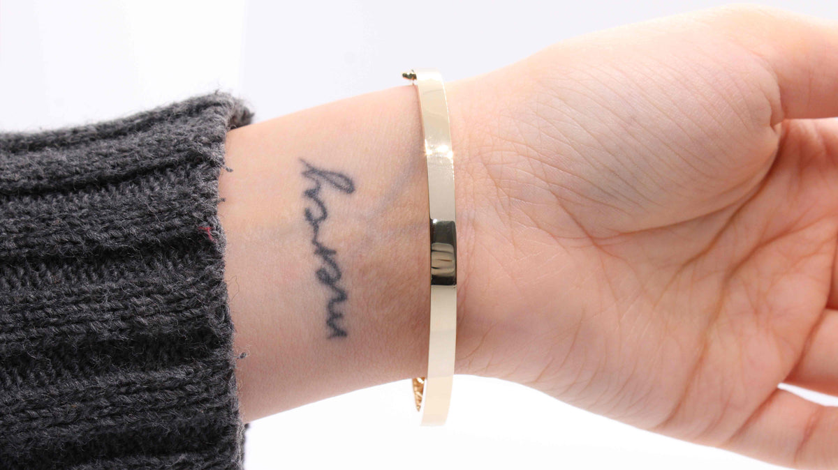 VIECLAT Solid Yellow Gold Filigree Hinged Bangle Bracelet