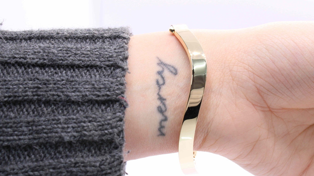 VIECLAT Solid Yellow Gold Wave Filigree Bangle Bracelet