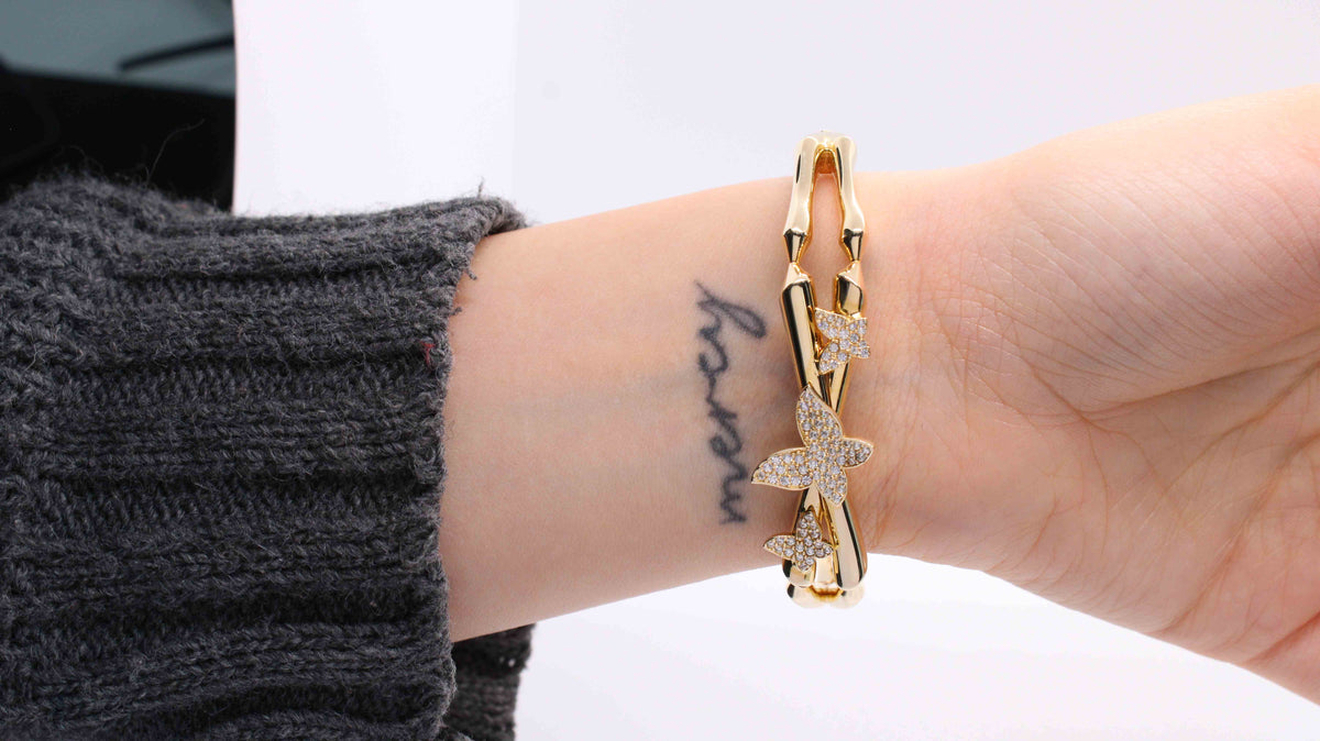 VIECLAT Solid Yellow Gold Butterfly Pavé Diamond Bangle