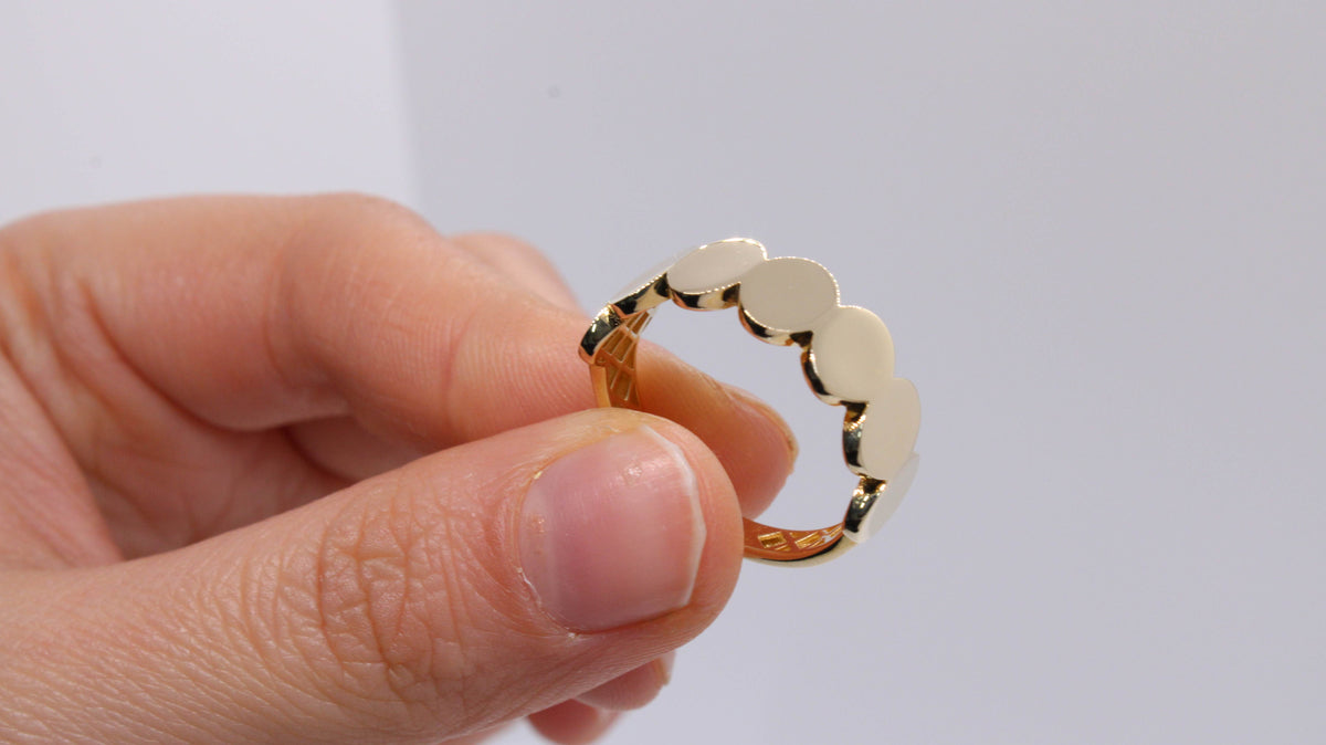VIECLAT Gold Disc Eternity Band Ring Held