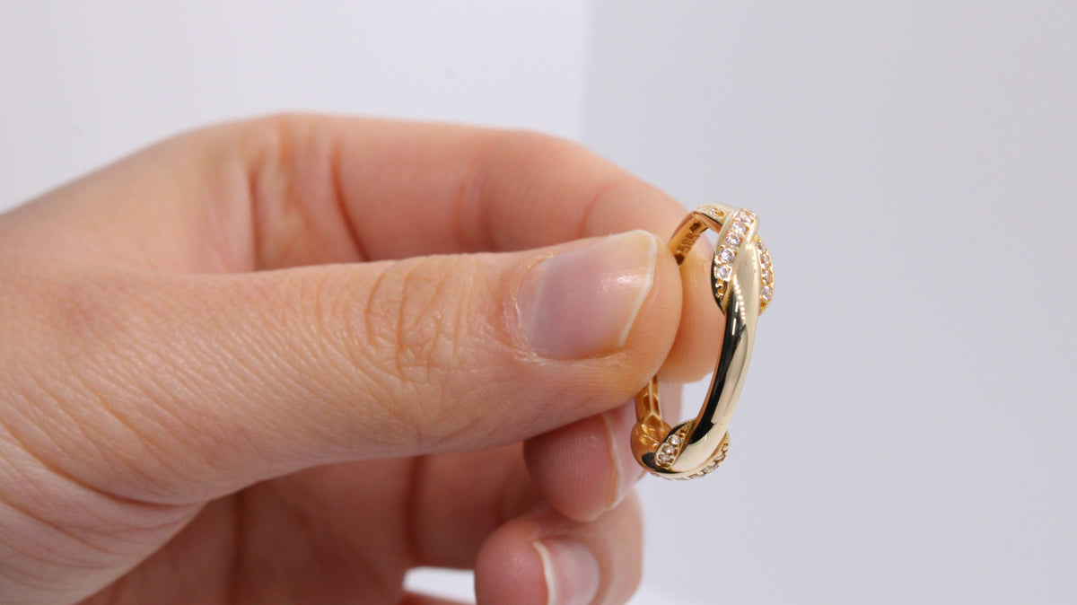 VIECLAT Solid Yellow Gold CZ Twist Ring