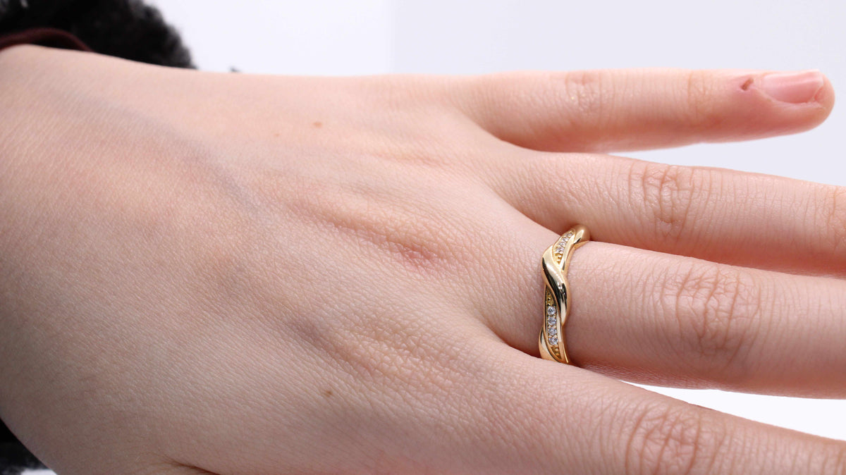 VIECLAT Solid Yellow Gold Diamond Twist Band Ring