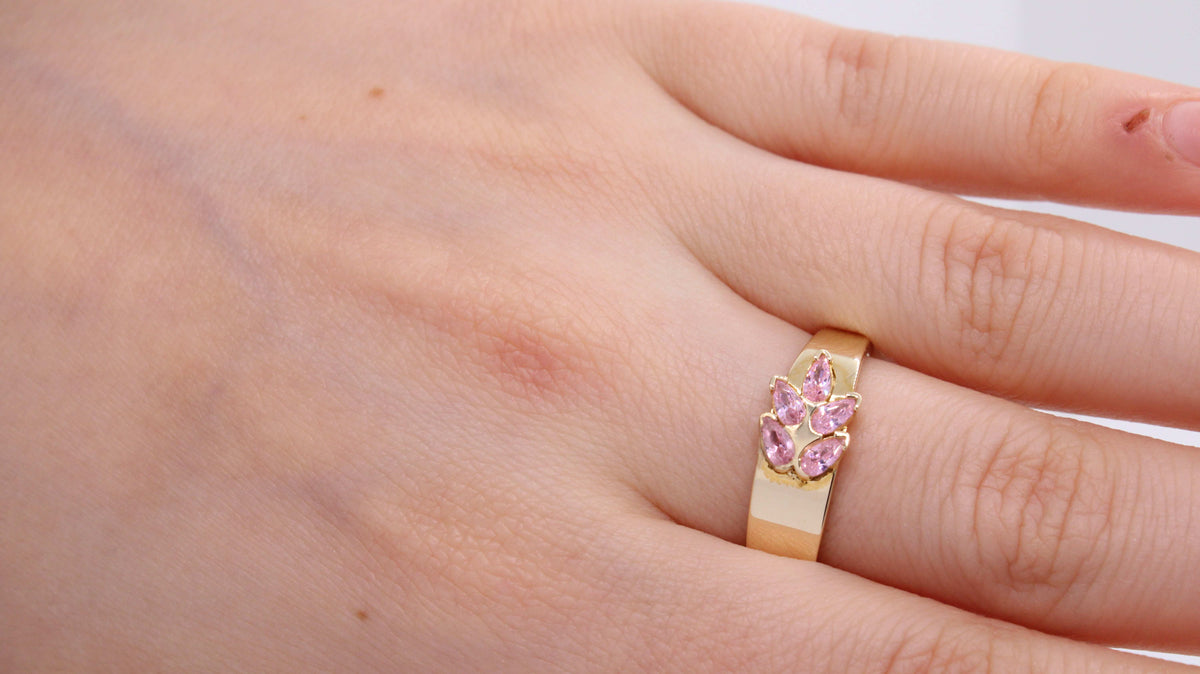 VIECLAT Solid Yellow Gold Pink Sapphire Ring Hand