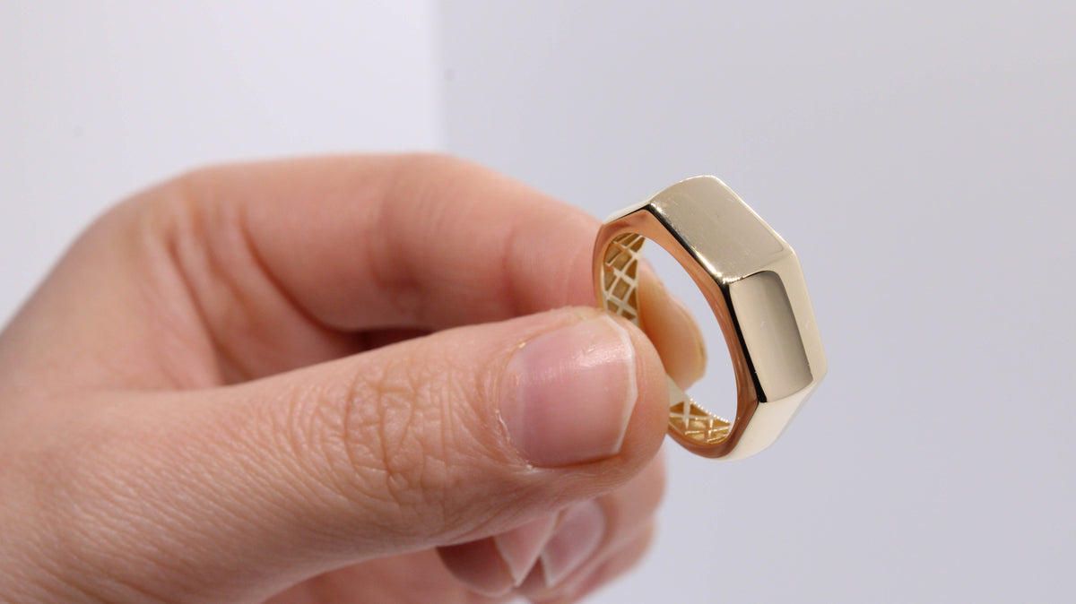 VIECLAT Solid Yellow Gold Rectangular Signet Bar Ring