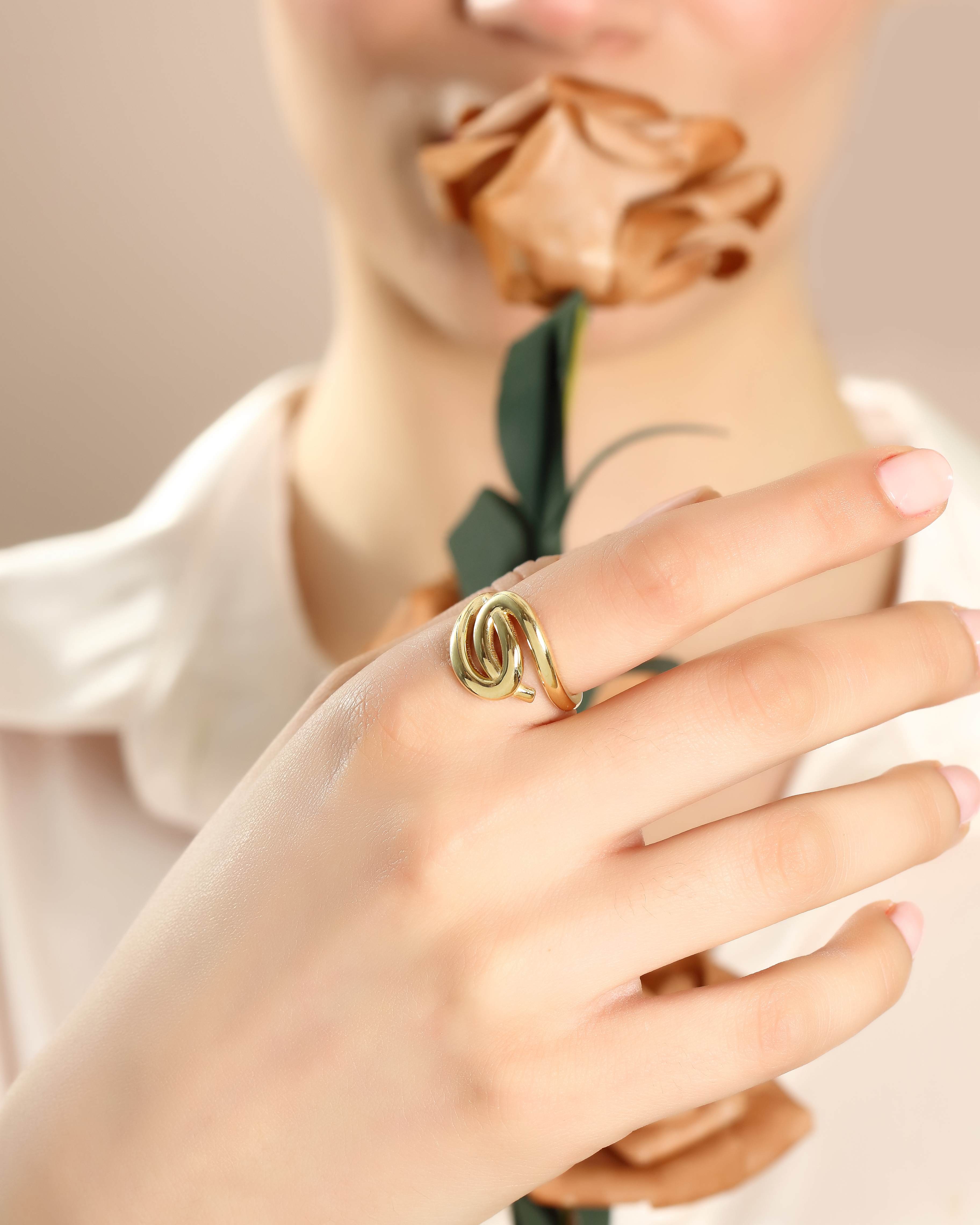 VIECLAT Solid Yellow Gold Swirl Spiral Ring On