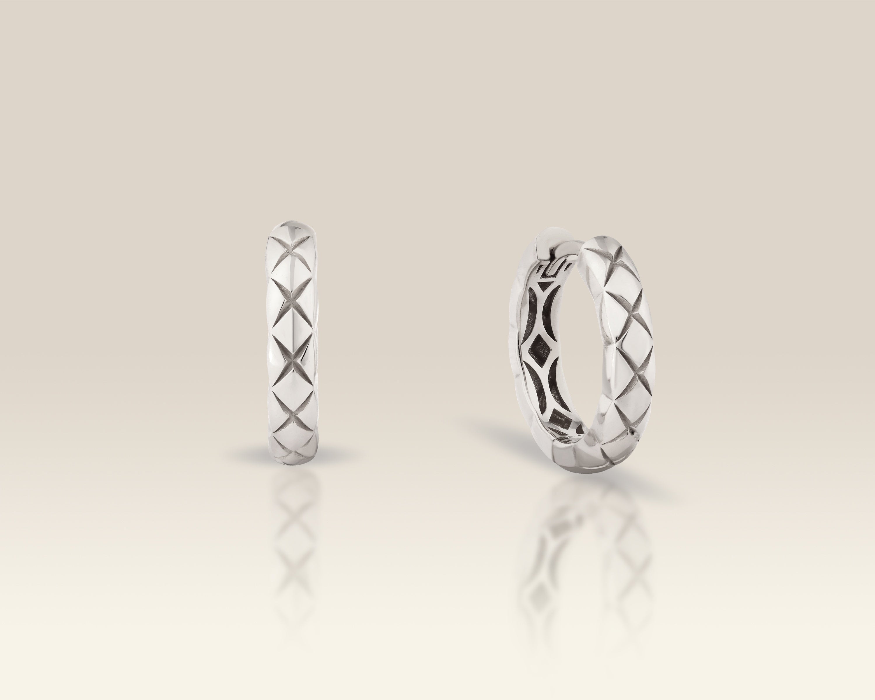 VIECLAT Solid White Gold Quilted Textured Huggie Hoop Earring