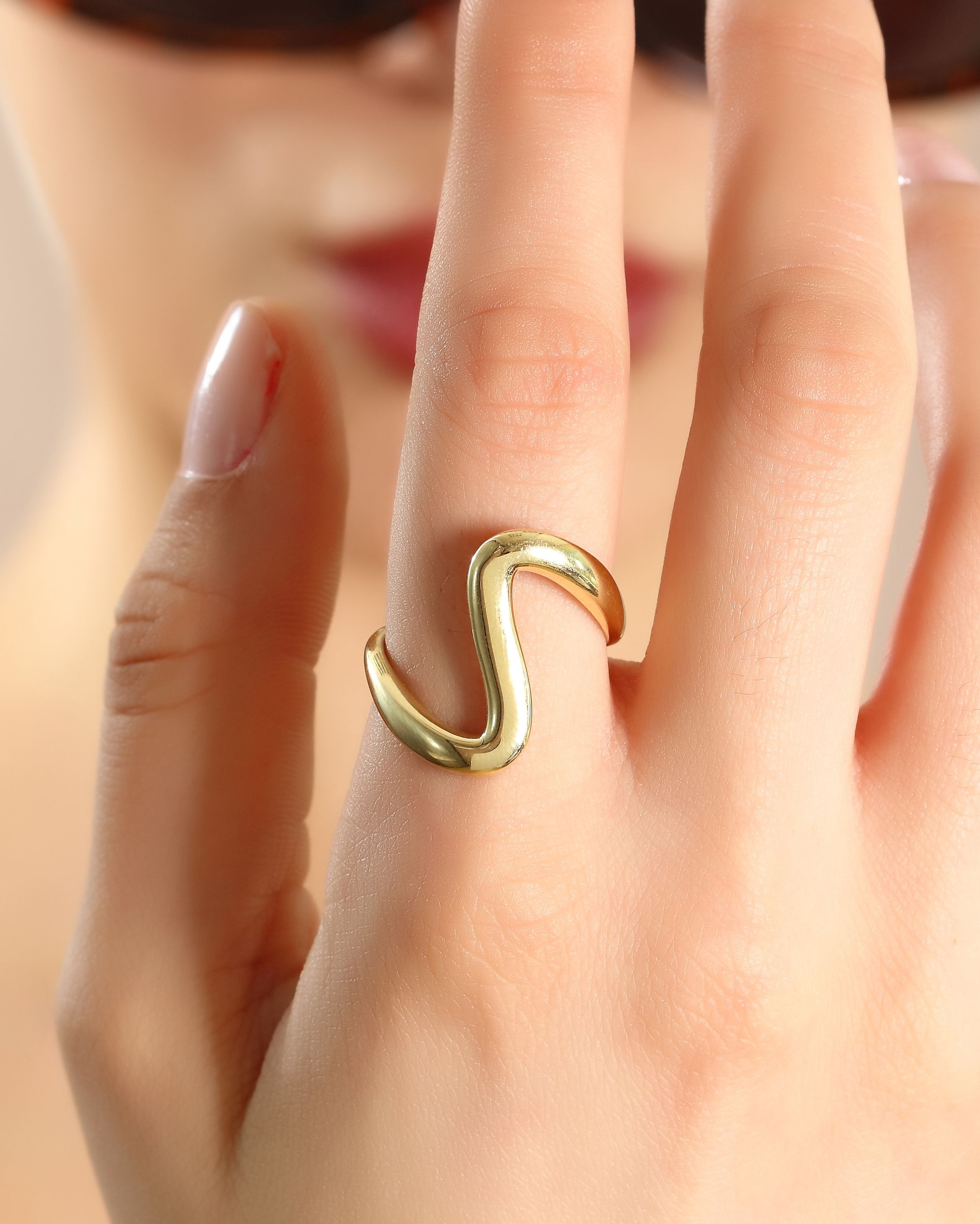 VIECLAT Solid Yellow Gold Wave Swirl Ring