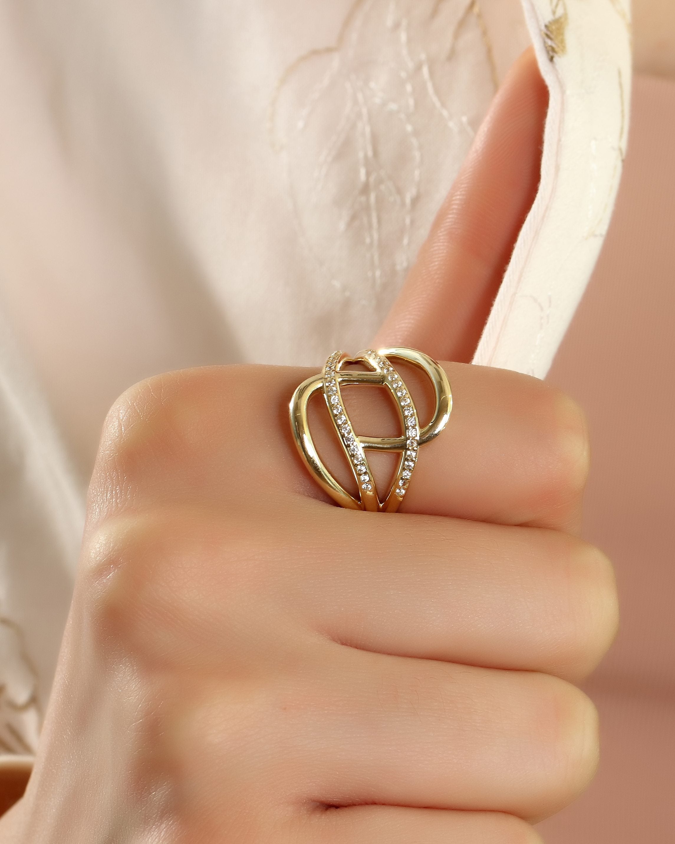 VIECLAT Solid Yellow Gold Pavé Interlocking Band Ring
