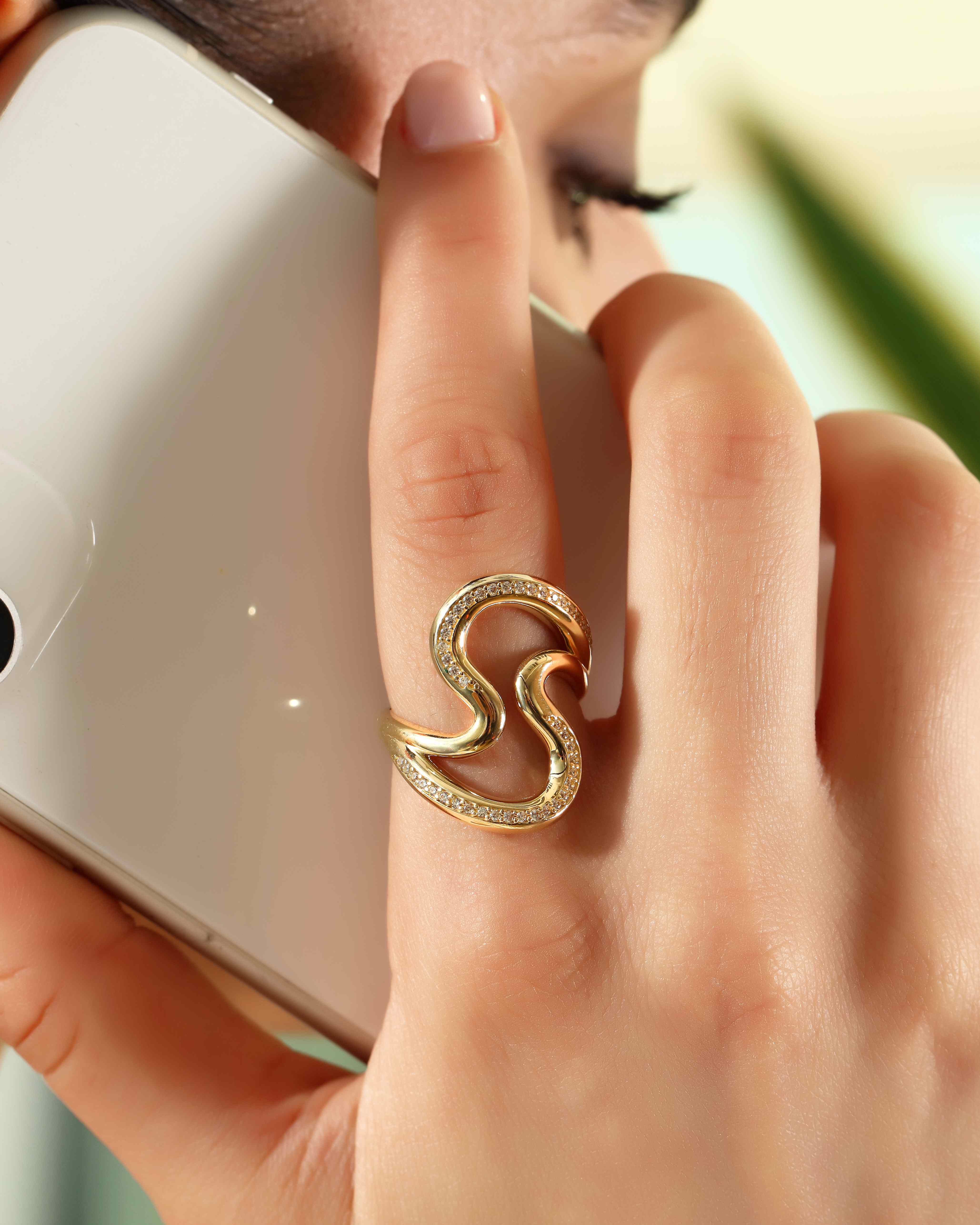 VIECLAT Solid Yellow Gold Diamond Swirl Wave Ring