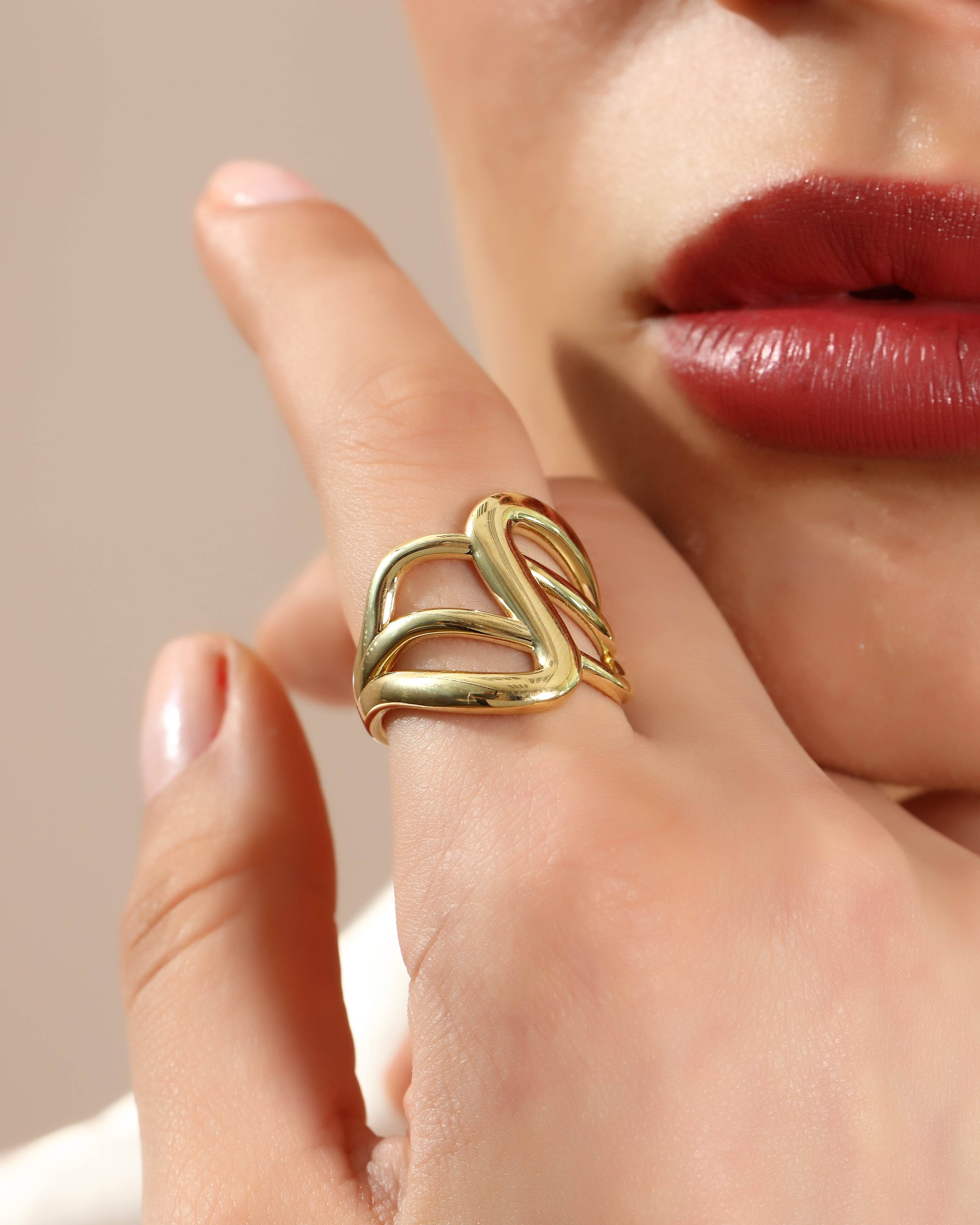 VIECLAT Solid Yellow Gold Interlocking Wave Ring