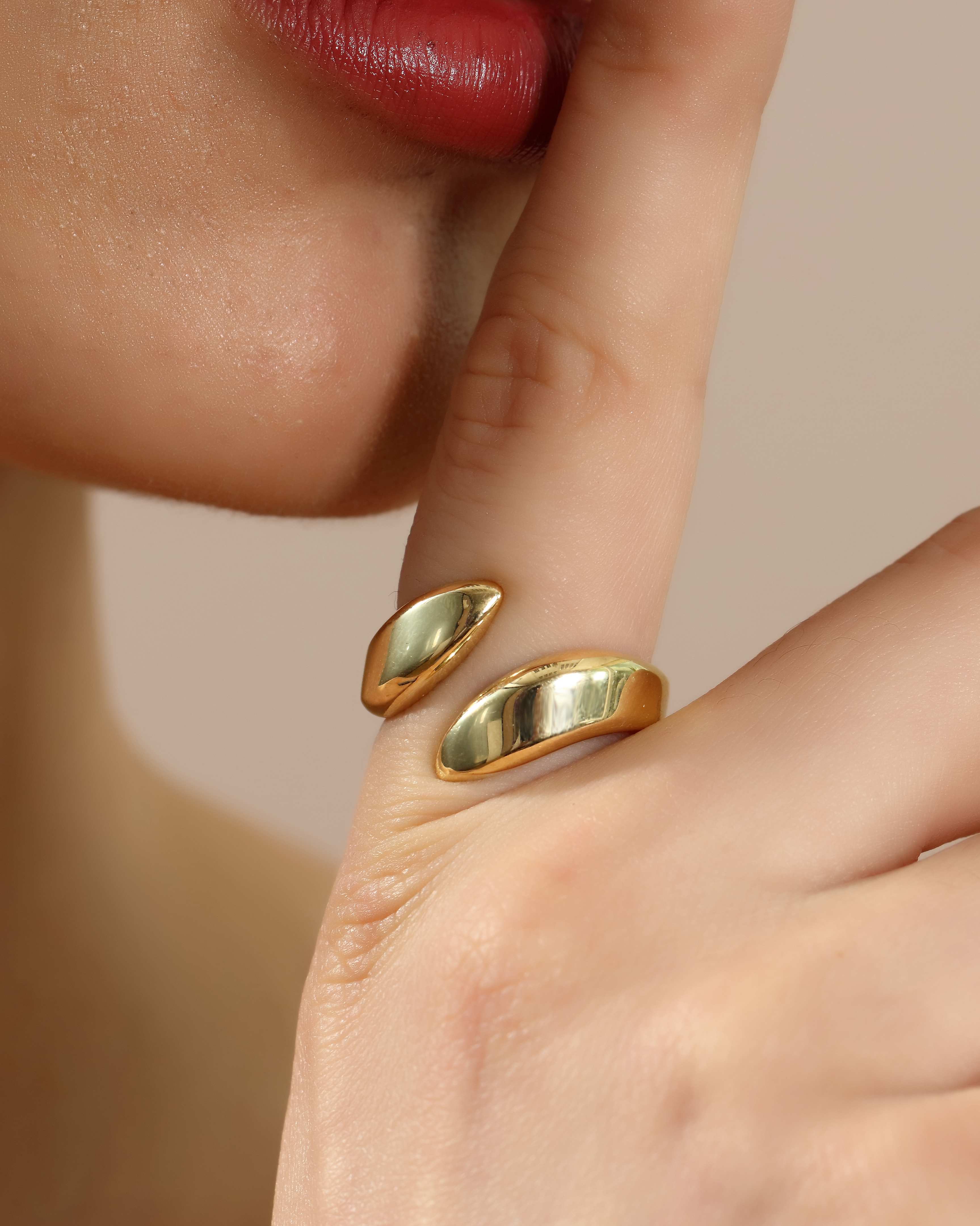 VIECLAT Solid Yellow Gold Open Bypass Ring