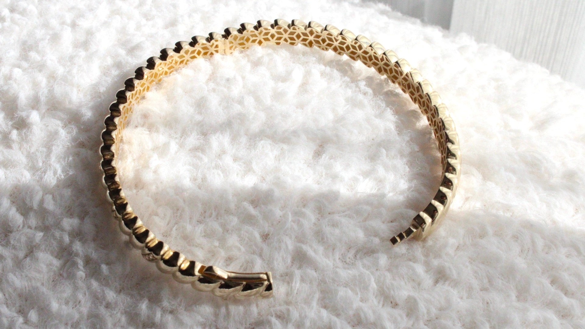 VIECLAT Gold Twisted Open Cuff Bracelet