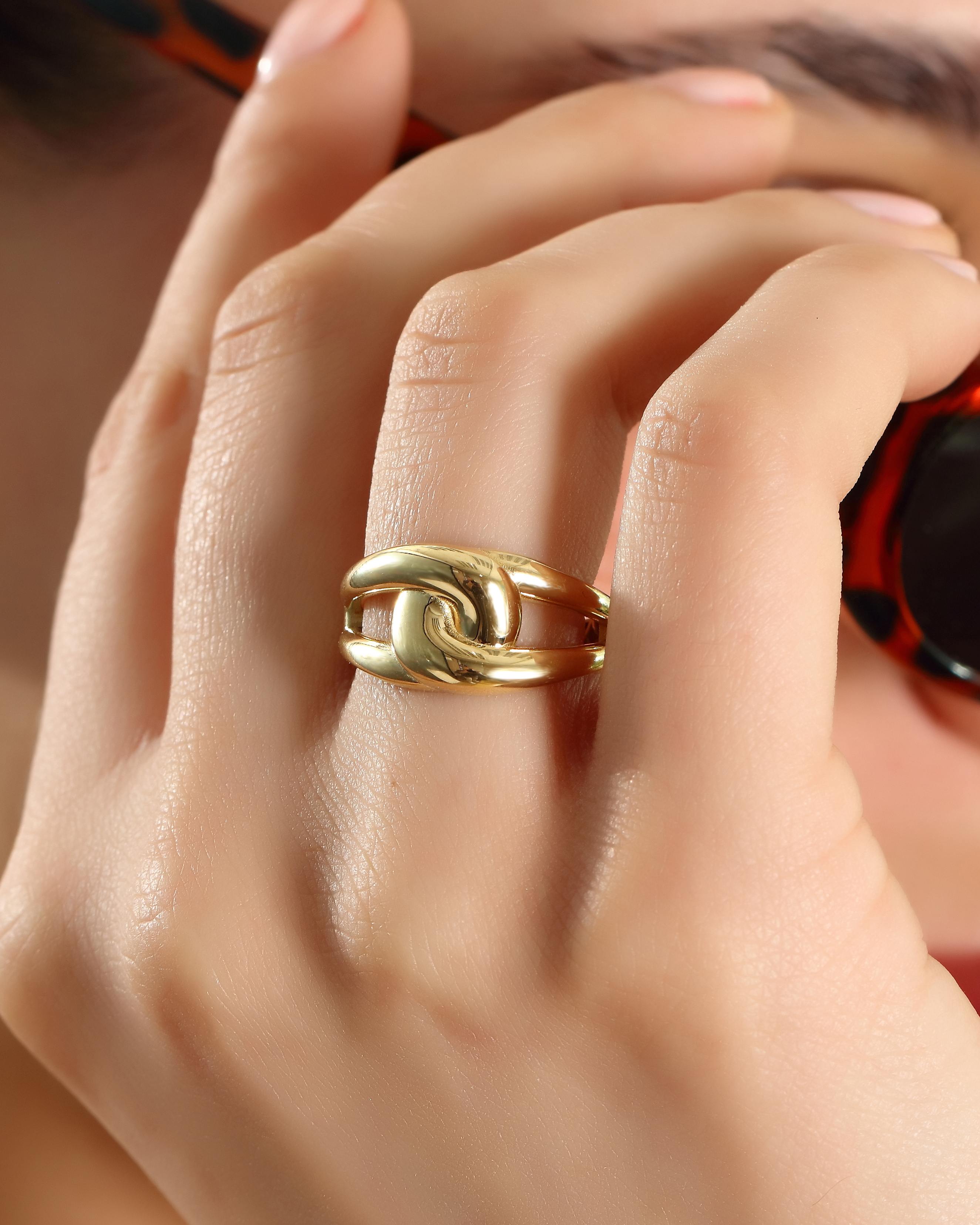 VIECLAT Solid Yellow Gold Interlocking Link Ring
