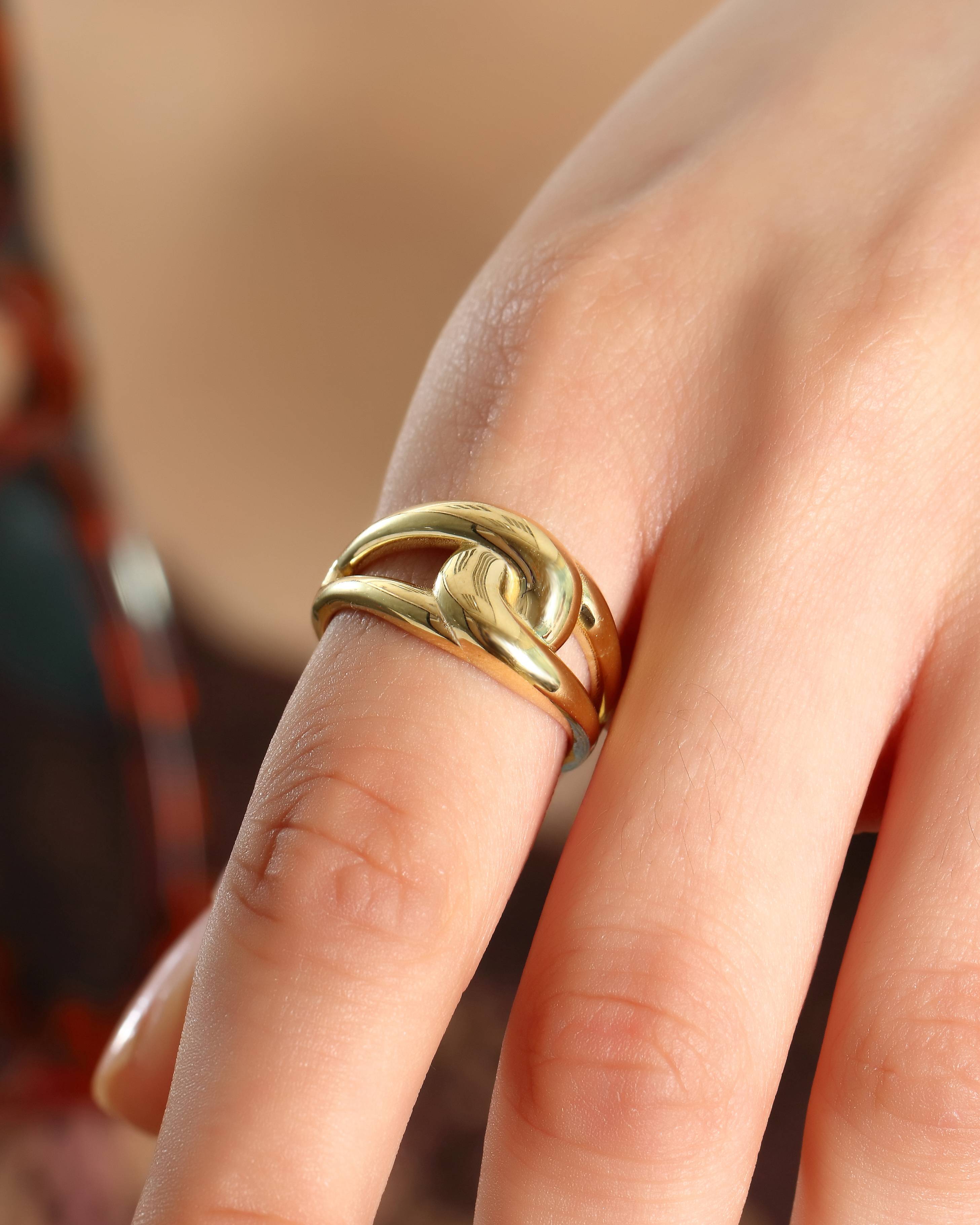 VIECLAT Solid Yellow Gold Interlocking Link Ring