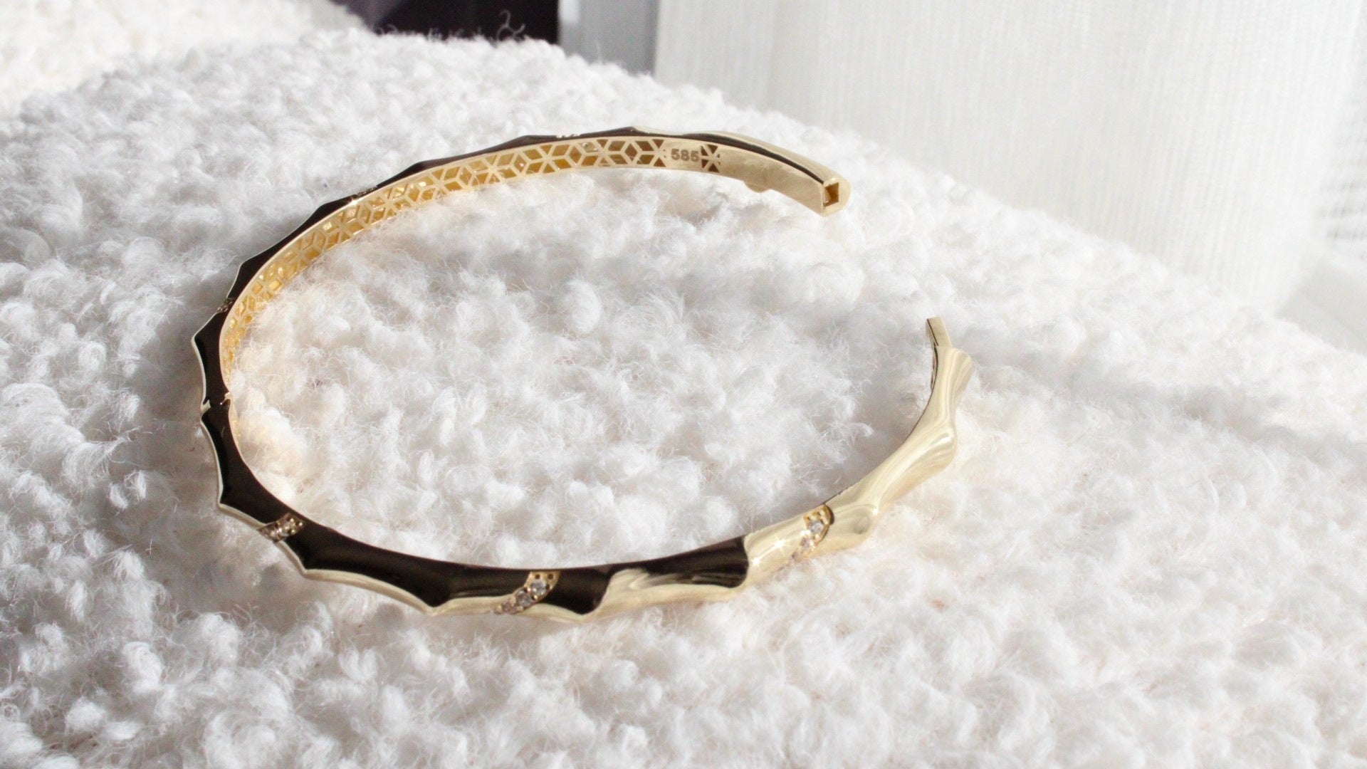 VIECLAT Solid Yellow Gold Diamond Bamboo Hinged Bangle