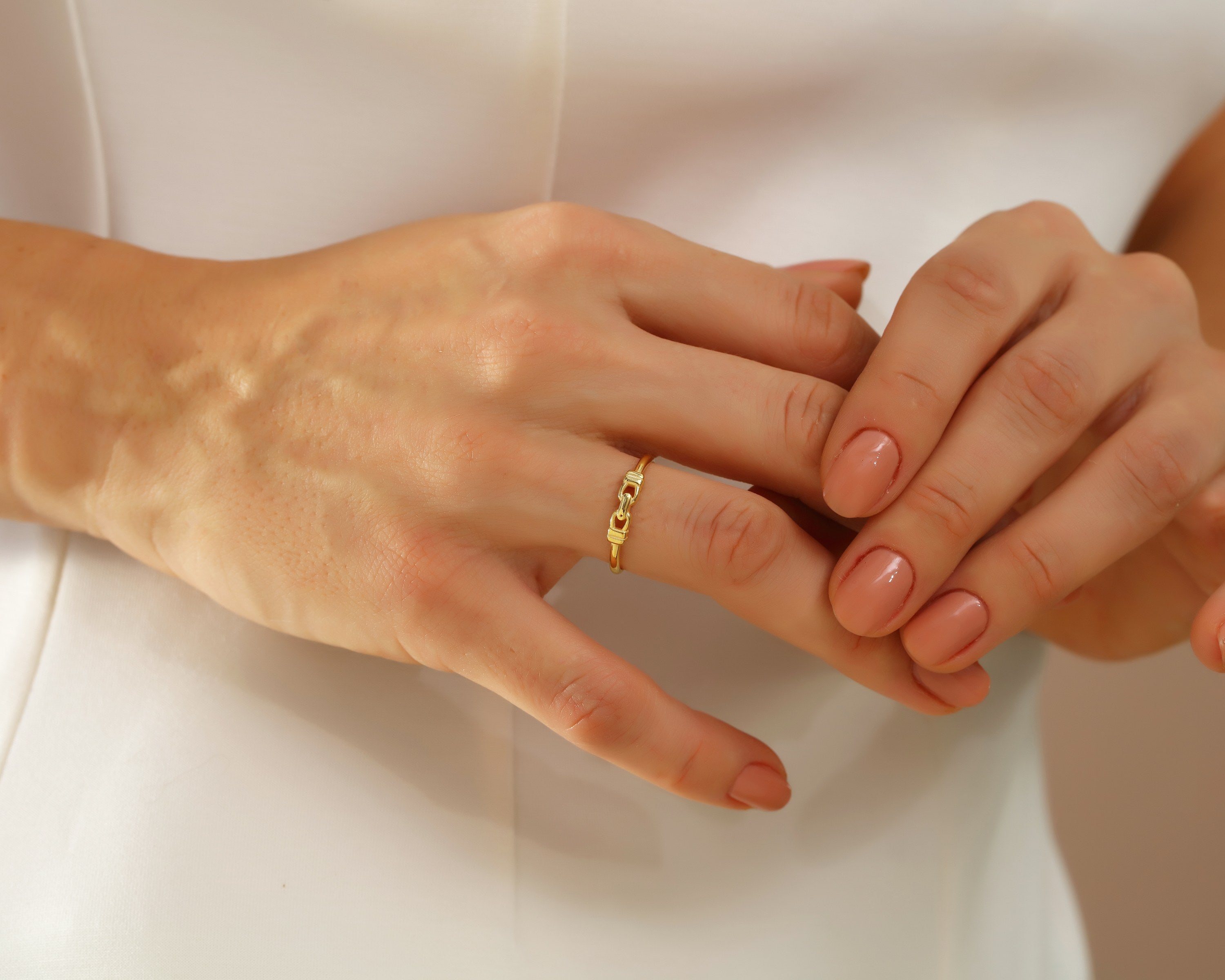 VIECLAT Solid Yellow Gold Buckle Link Ring