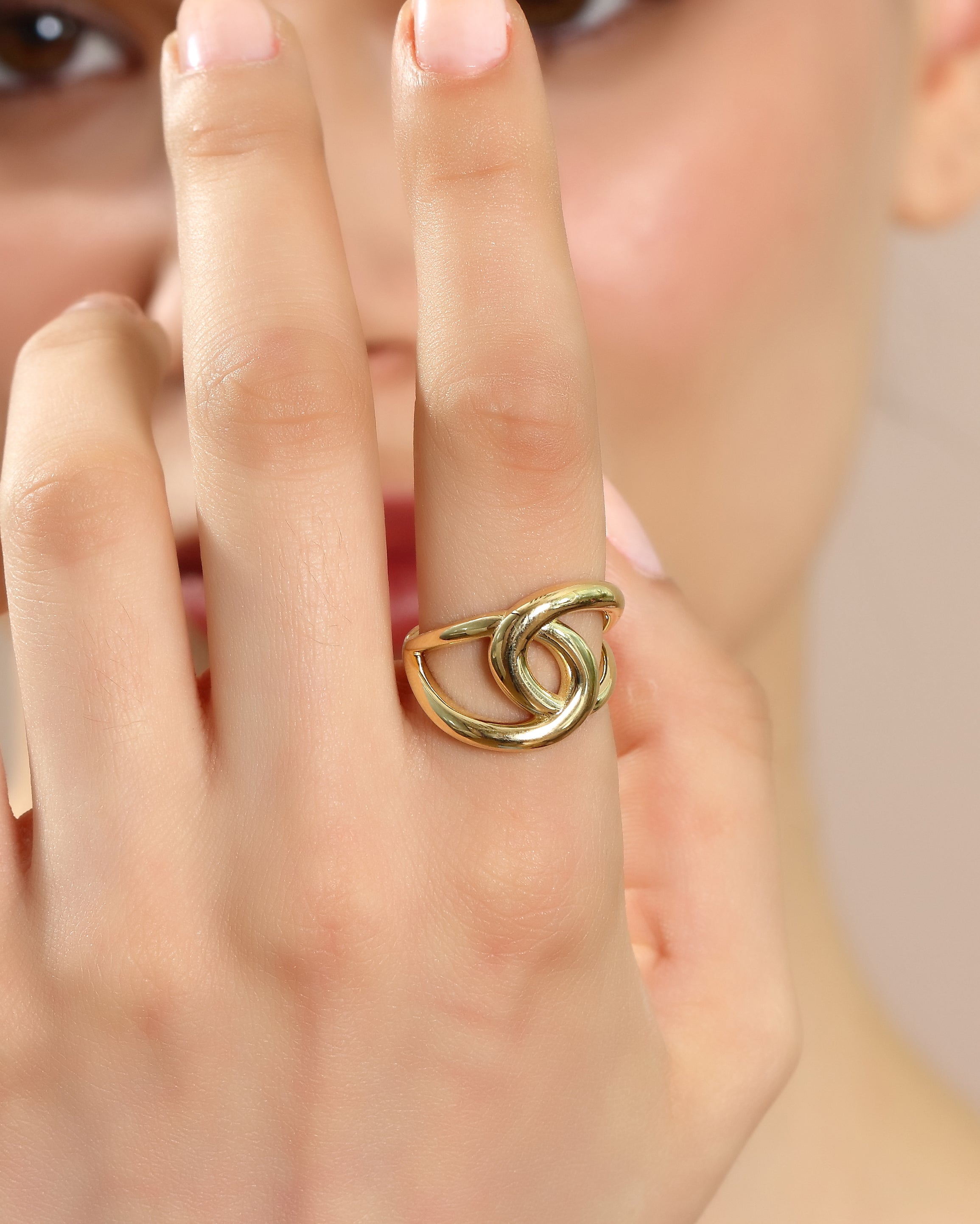 Dainty Gold Loop Bypass Sculptural Ring