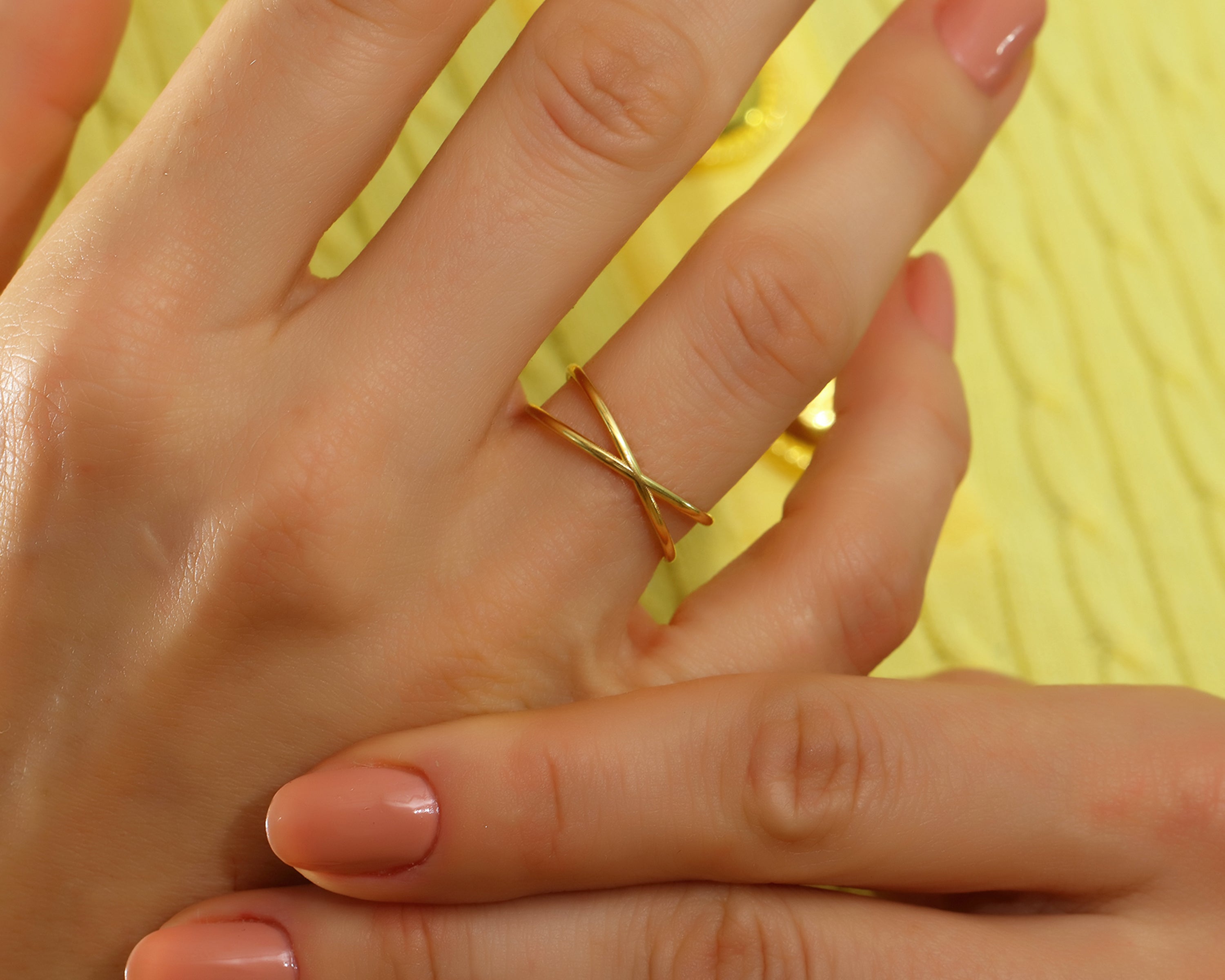 Crossover Ring