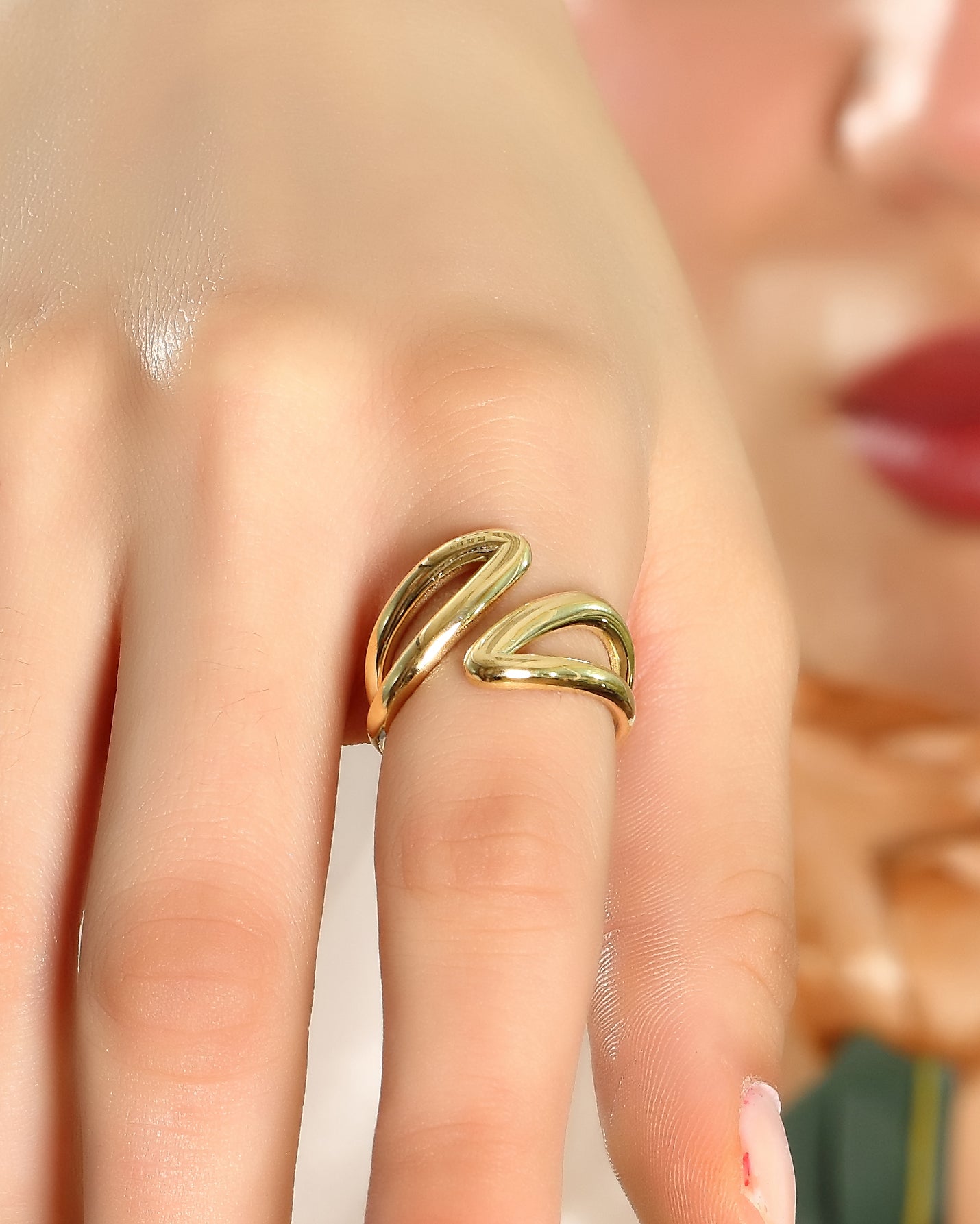 Double Loop Ring