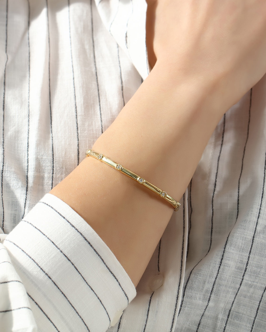 VIECLAT Solid Yellow Gold Diamond Station Bangle Bracelet