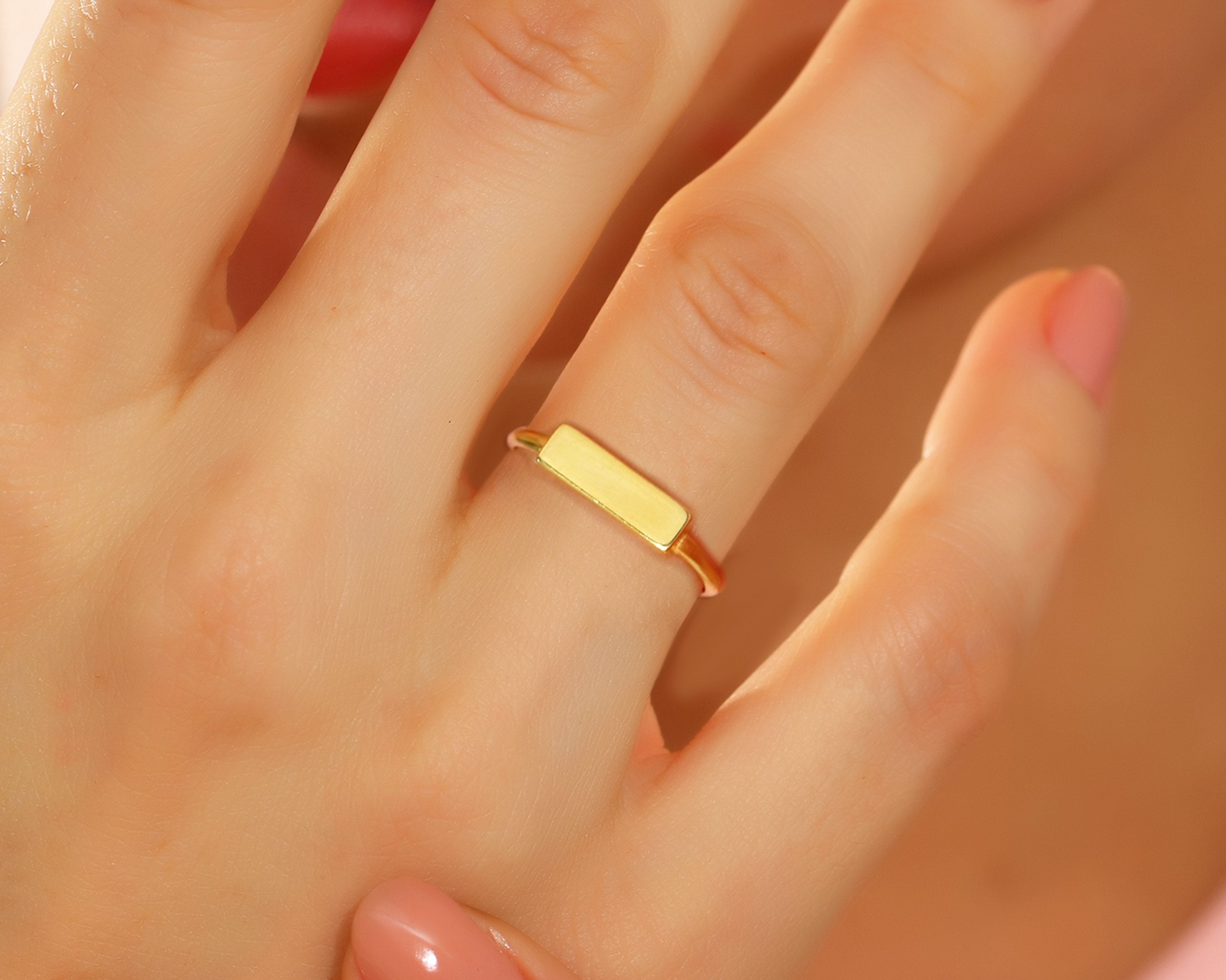 VIECLAT Solid Yellow Gold Rectangular Bar Signet Ring