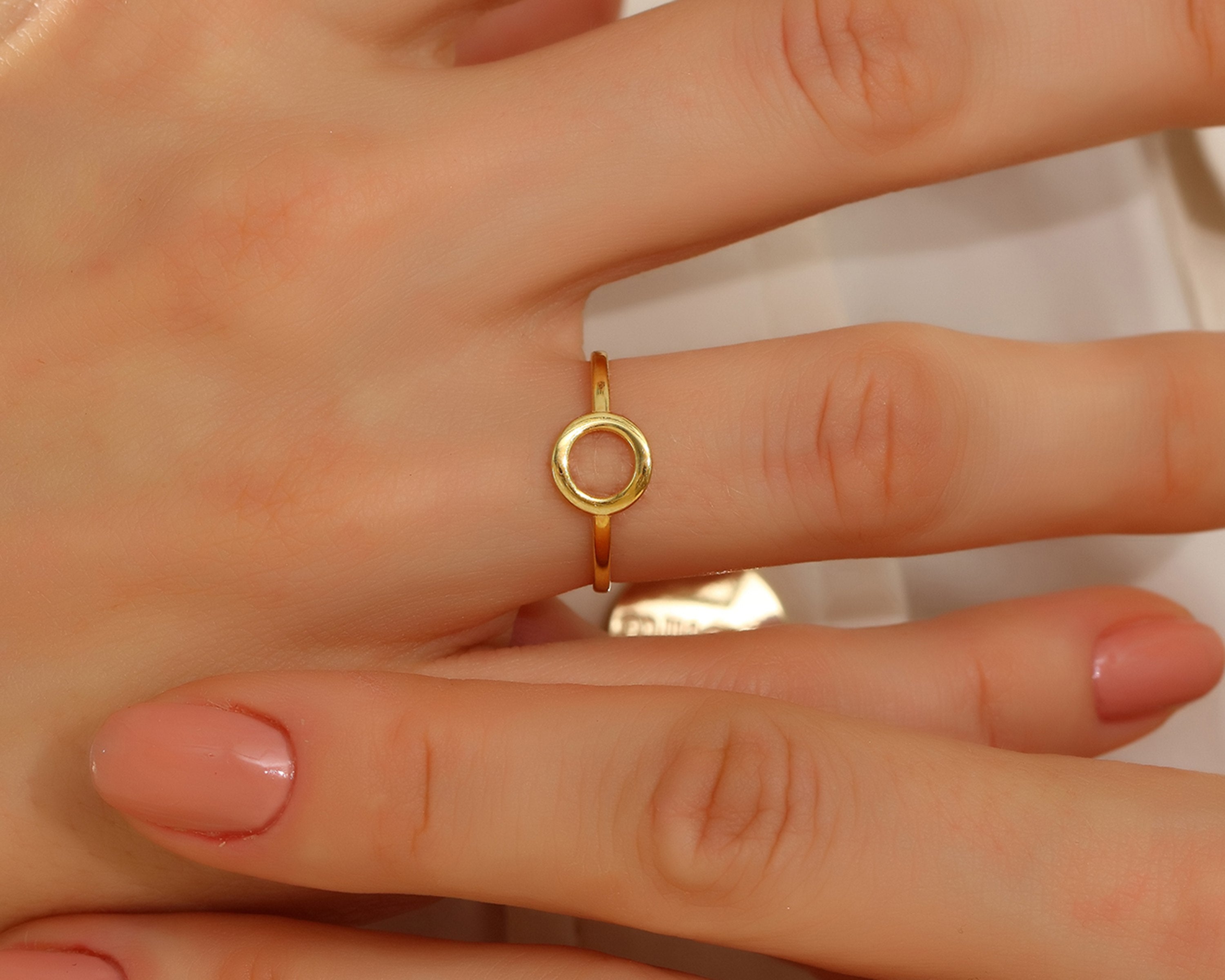 VIECLAT Solid Yellow Gold Open Circle Minimalist Ring
