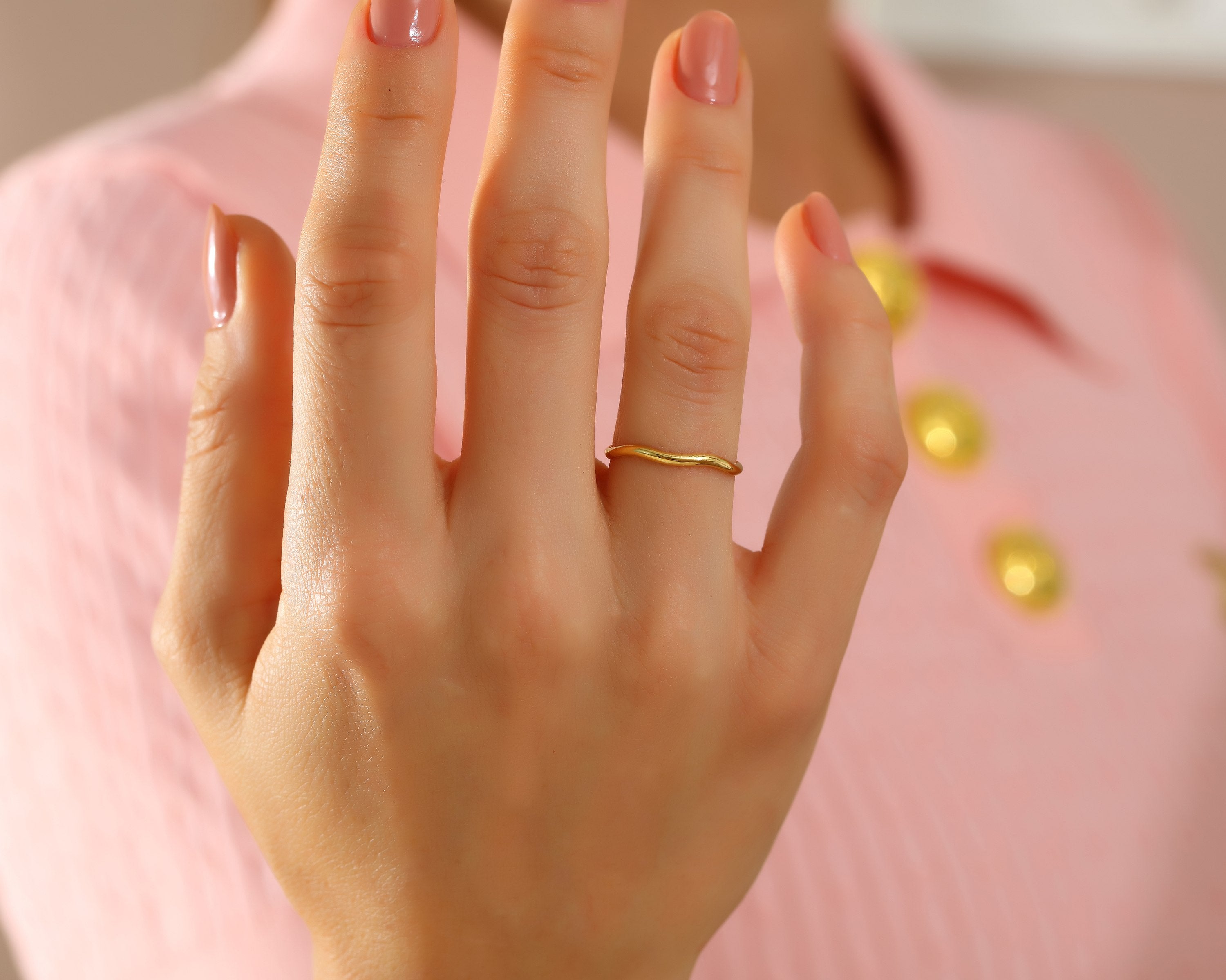 VIECLAT Gold Thin Wave Band Ring