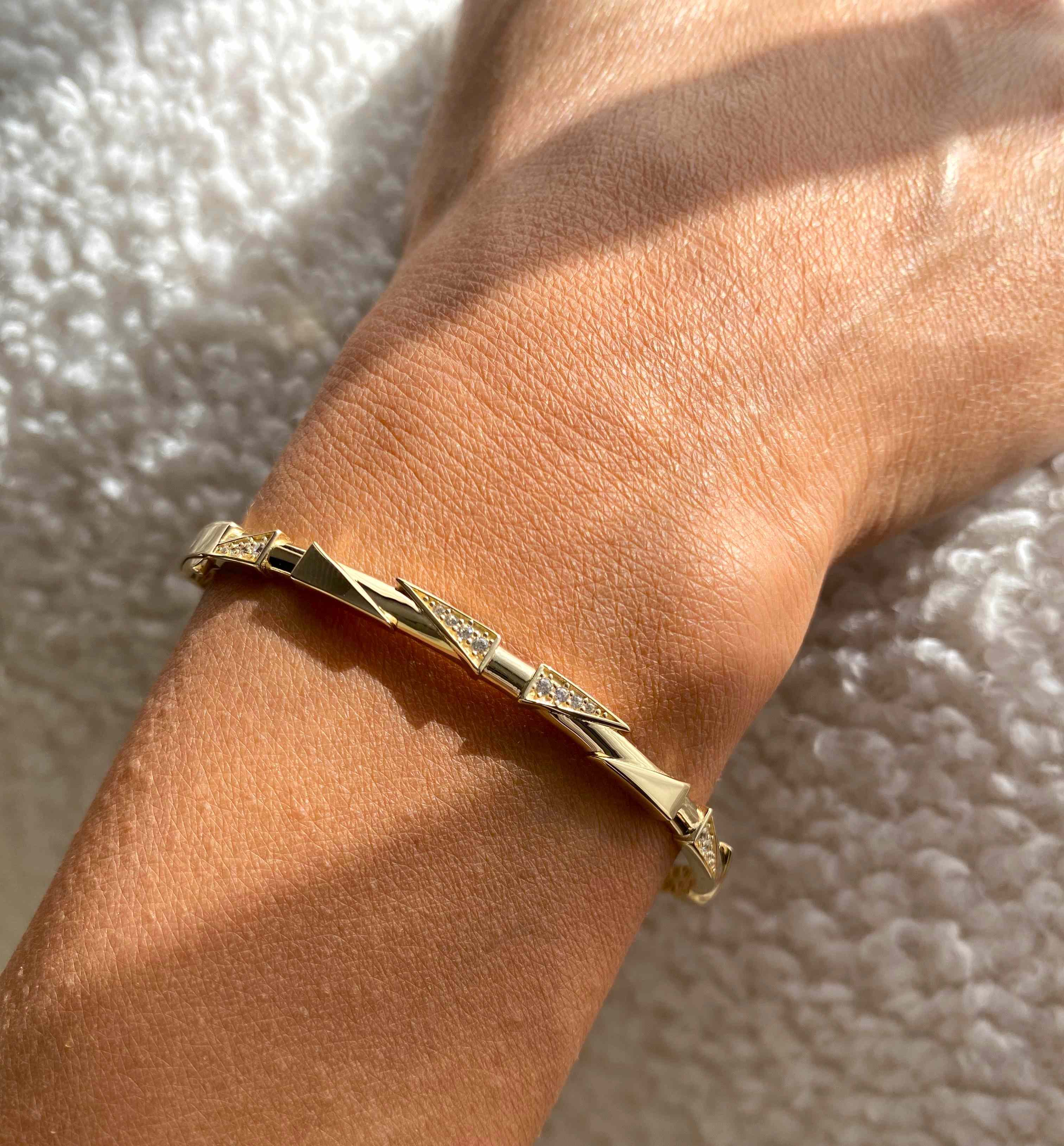 VIECLAT Solid Yellow Gold Diamond Geometric Bangle Bracelet